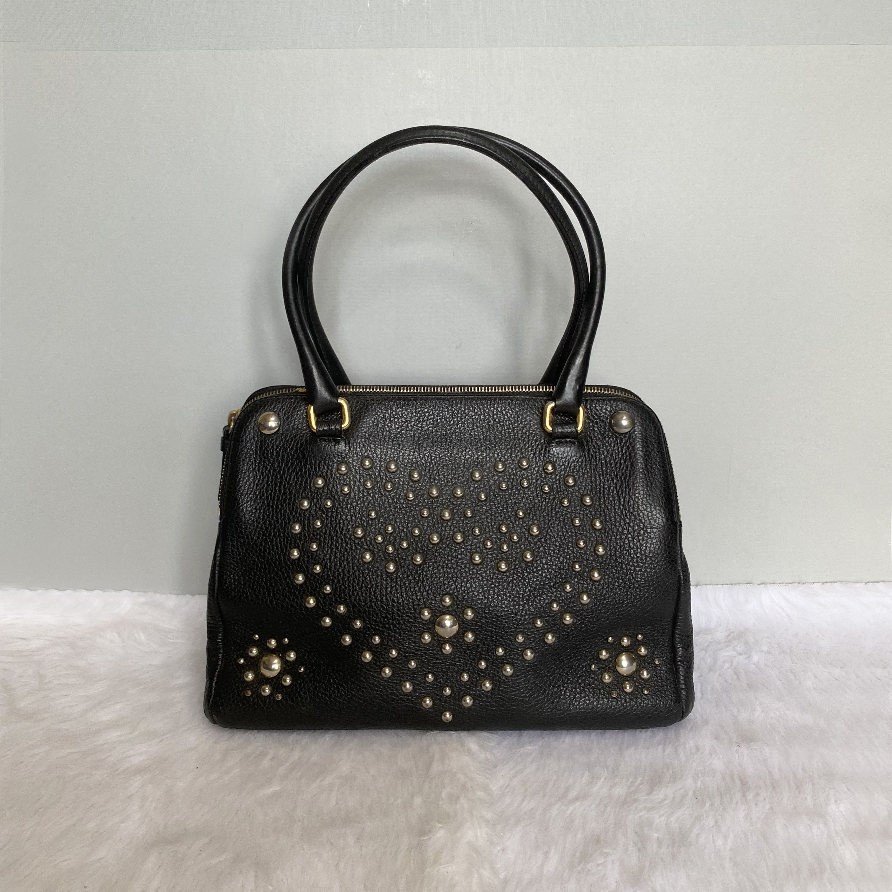 Moschino MOSCHINO Cheap & Chic Black Heart Studded Leather Bag Size ONE SIZE - 1 Thumbnail