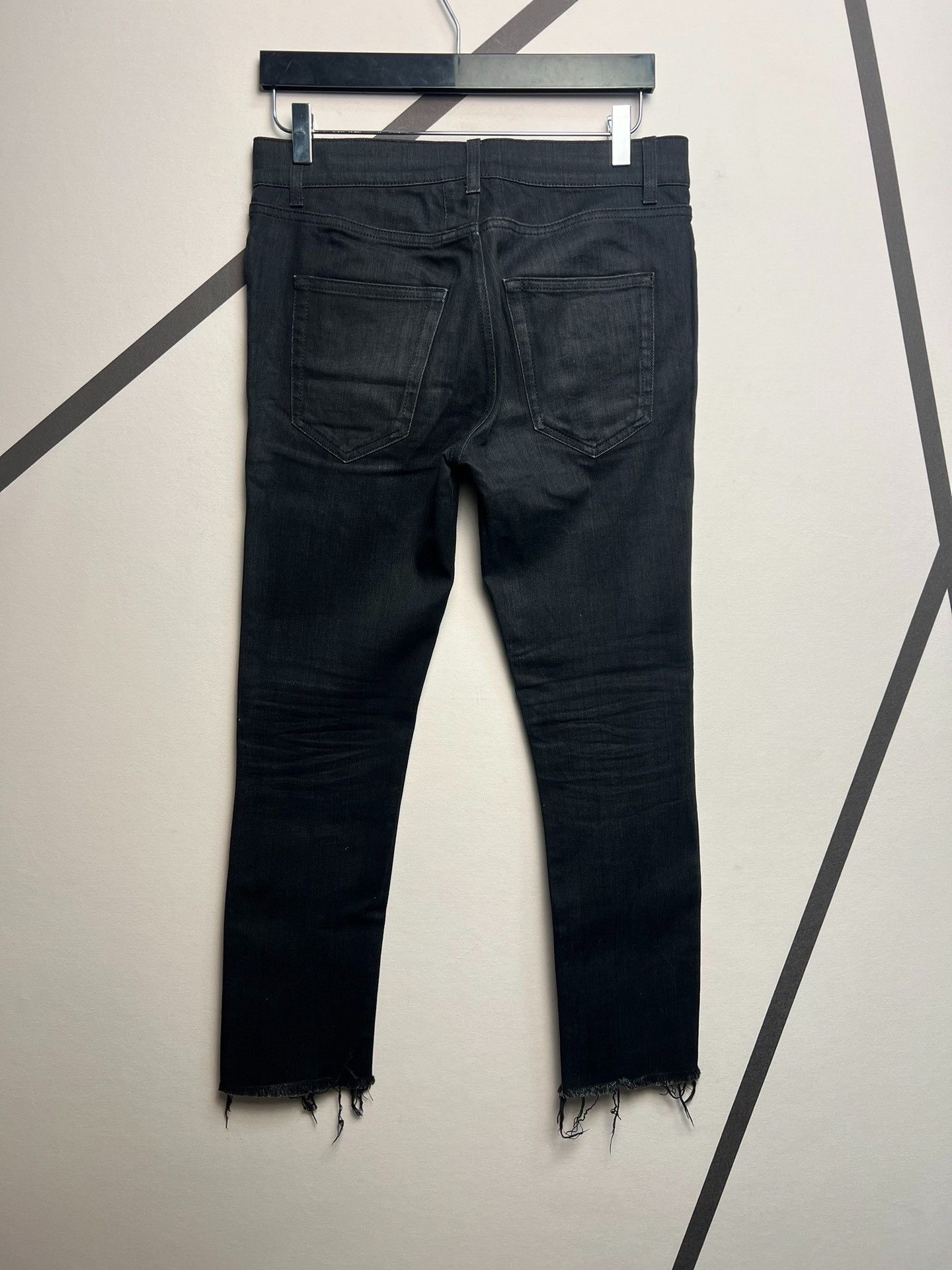 Saint Laurent Paris Saint laurent Fringed raw-trimmed black cropped jeans 2501 Size US 30 / EU 46 - 2 Thumbnail