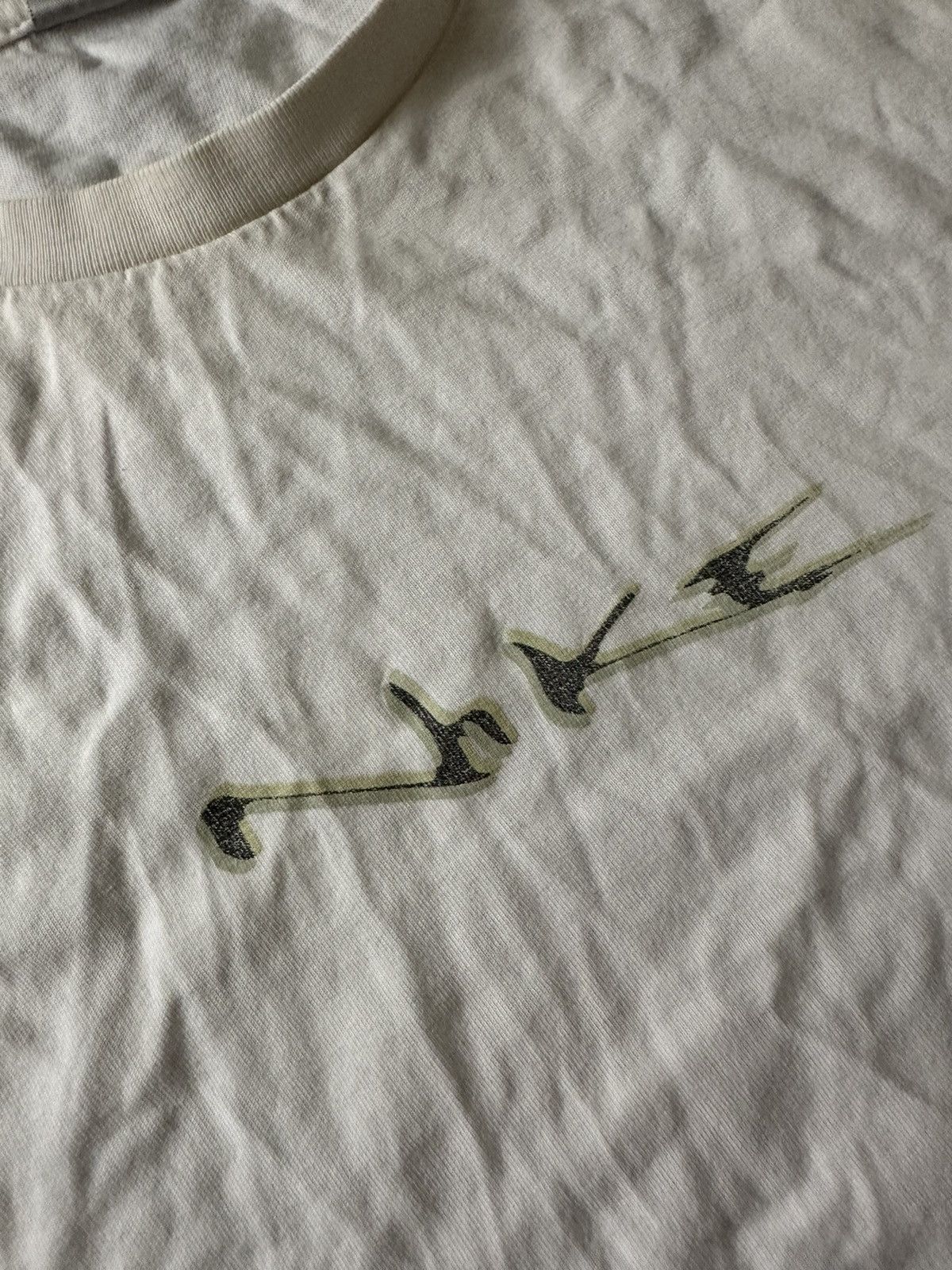 Nike Nike Vintage Big Logo Graphic Print White T shirt y2k hype Size US L / EU 52-54 / 3 - 3 Thumbnail