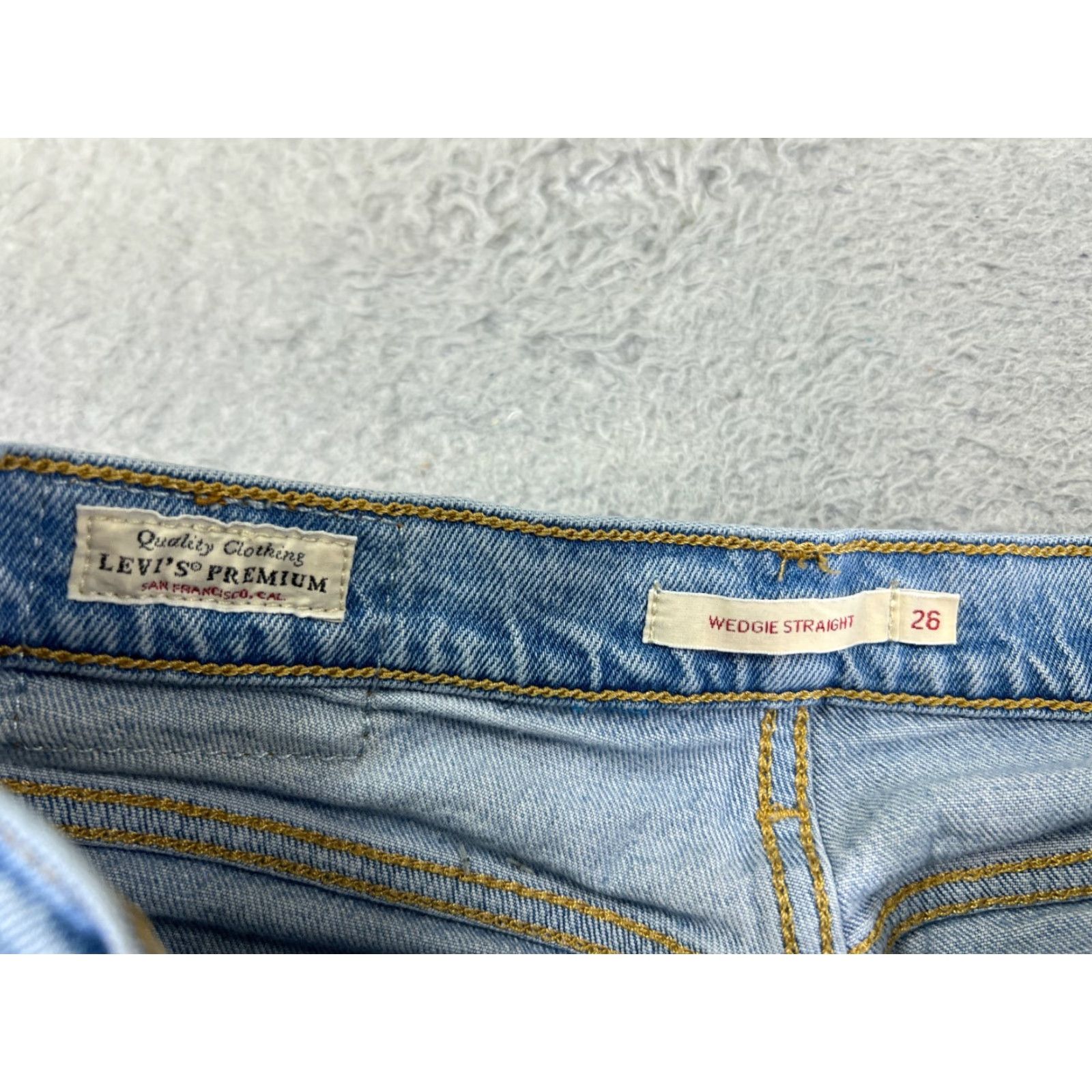 Levi's VINTAGE Levis Premium Jeans Women 26 Blue Denim Wedgie Fit Distressed Button Fly 5-Pocket Design Regular Inseam 24 in Mid Rise Size 26" / US 2 / IT 38 - 6 Thumbnail