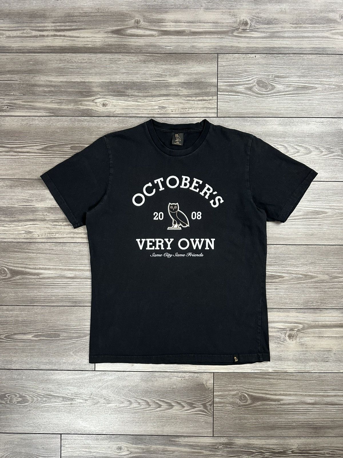 ★OVO★Drake監修★シンプルでクール★染めウォッシュ Tシャツ★ カモメ刺繍とオールオーパーフロッキングパターンリラックス