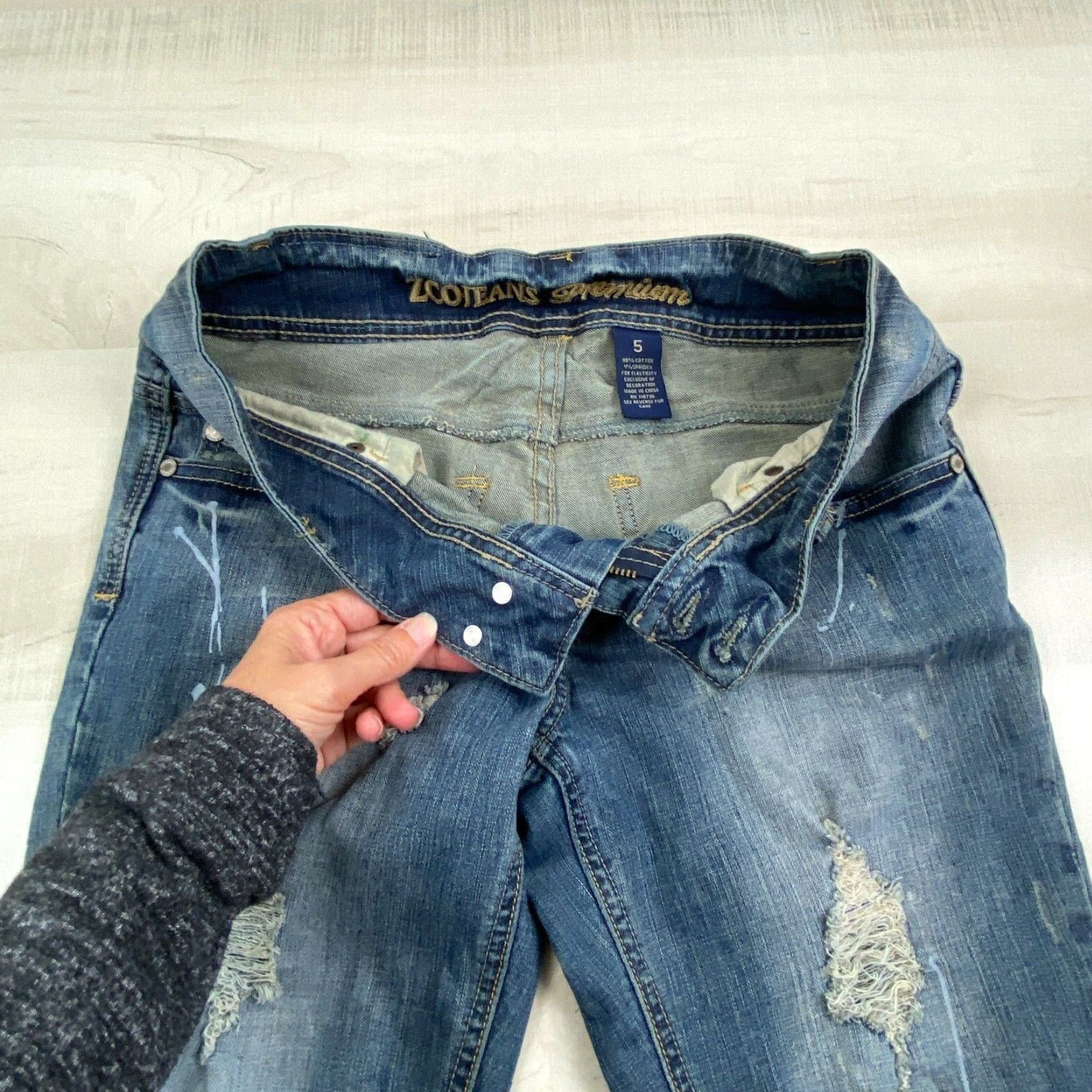 Vintage ZCO Jeans Womens Cropped Distressed Paint Splattered Blue Junior Jeans Size 27" / US 4 / IT 40 - 3 Thumbnail