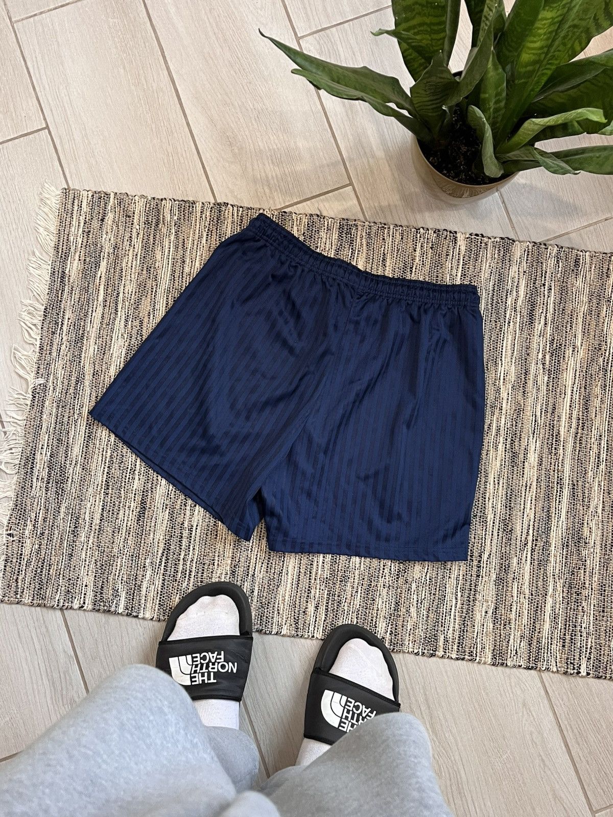 Umbro × Vintage Vintage Umbro Shorts Navy Football minimalistic nylon Size US 38 / EU 54 - 2 Thumbnail
