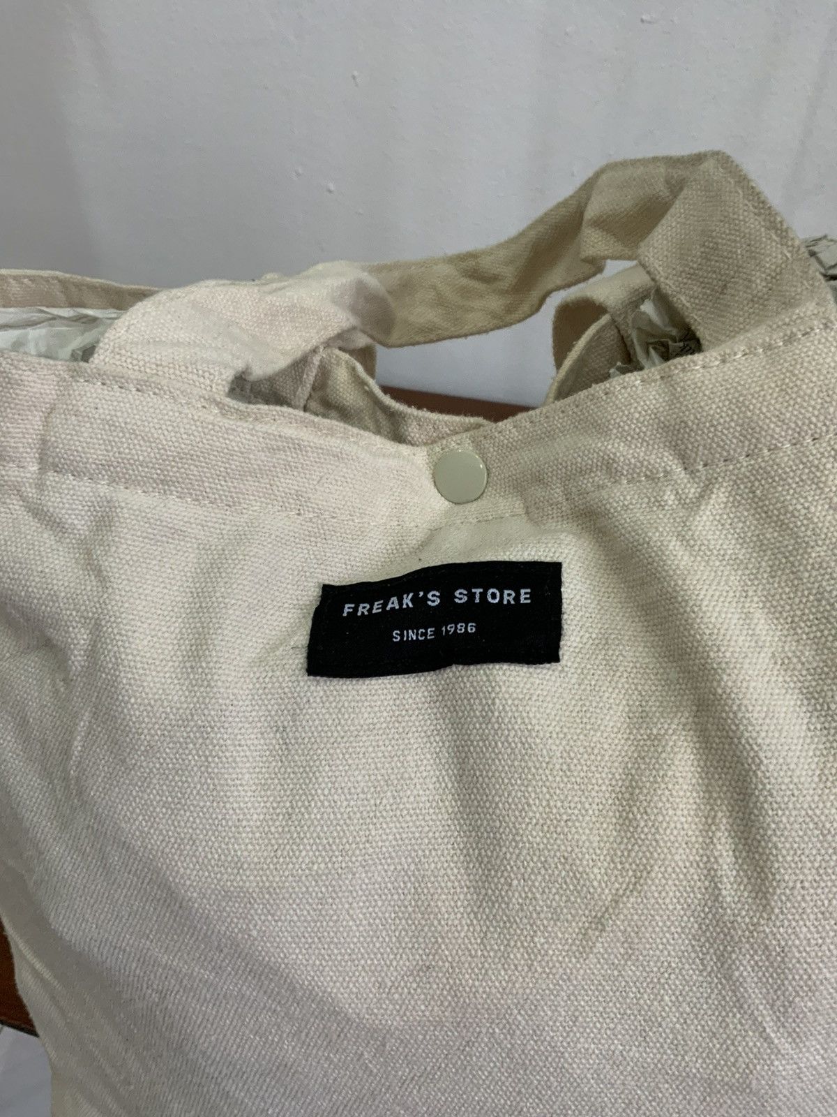 Mickey Mouse Vintage Mickey Mouse Freak’s Store 2 Ways Sling / Tote Bag Size ONE SIZE - 11 Thumbnail