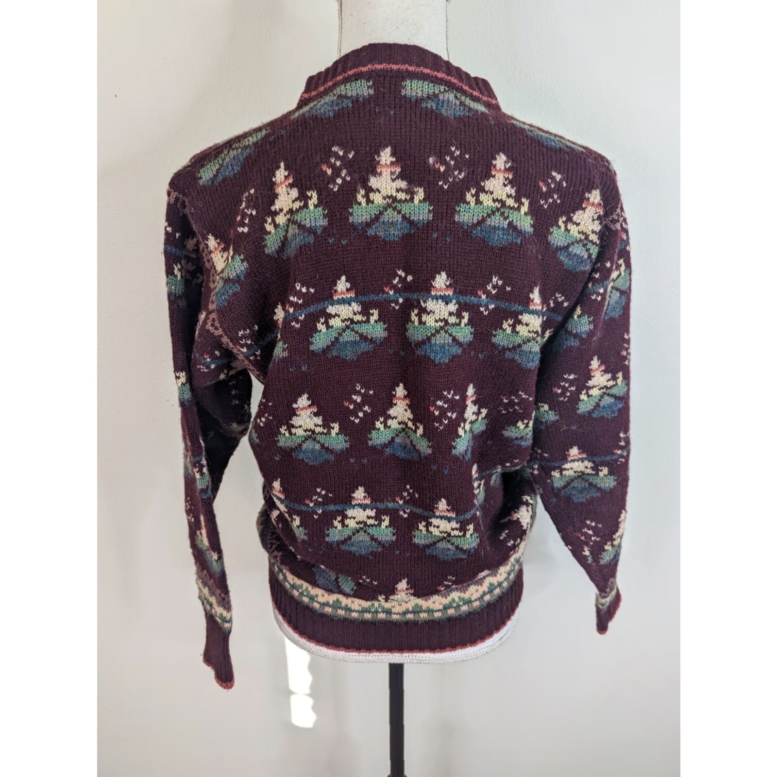 Vintage VINTAGE 90s Red Wool Winter Tree Fair Isle Sweater Wool Crew Neck Pullover S3C Women's Knit Pullover Regular Size S Size S / US 4 / IT 40 - 3 Thumbnail