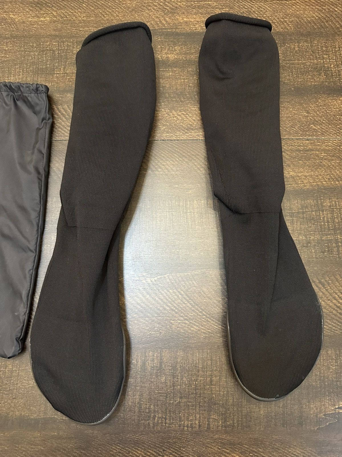 Yeezy Size 3 - Yeezy Pods Size 10-13-Excellent Condition Size US 10 / EU 43 - 2 Thumbnail