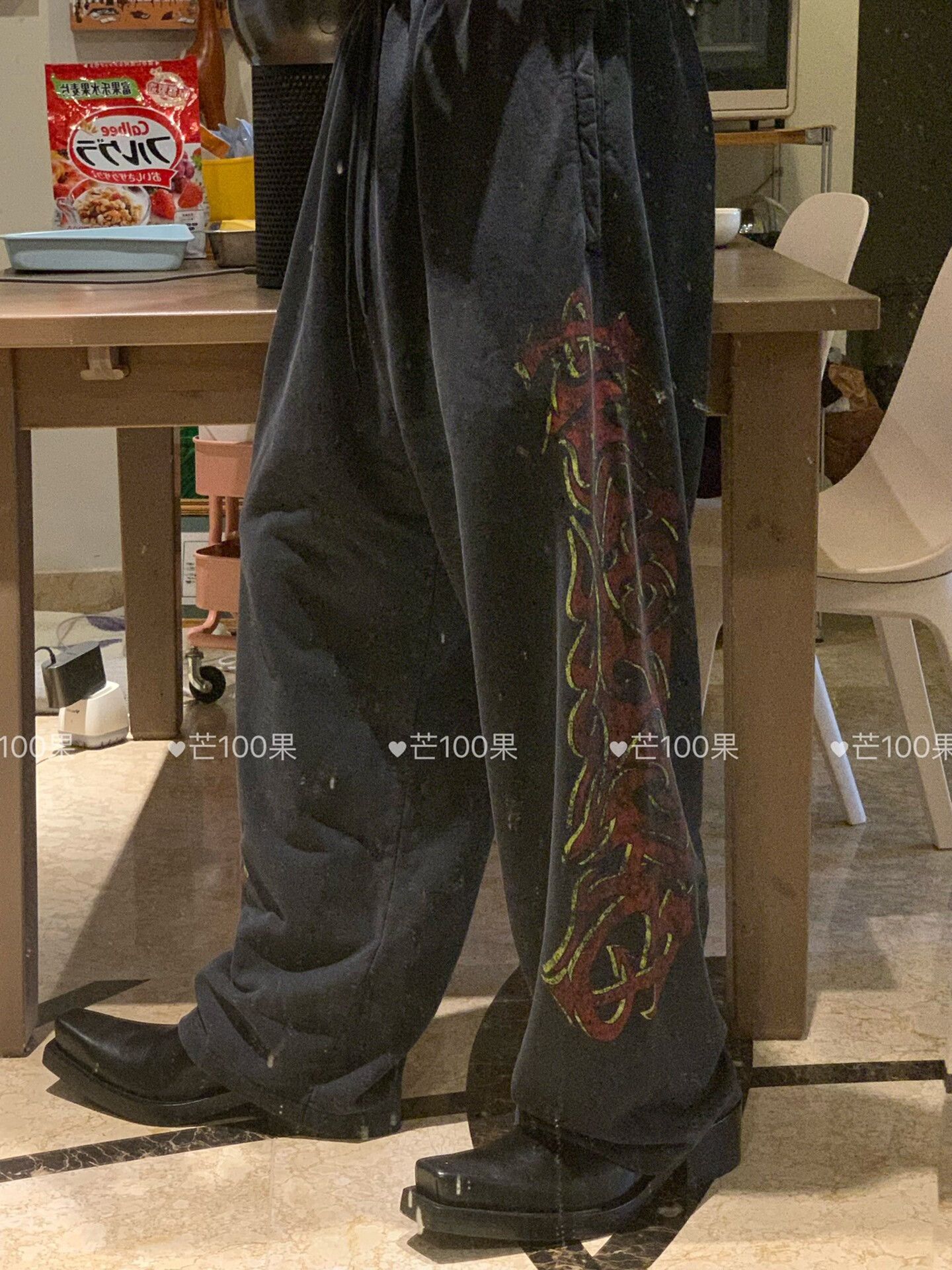 Balenciaga Balenciaga 24SS Offshore Baggy Washed Sweatpants Size US 30 / EU 46 - 1 Thumbnail