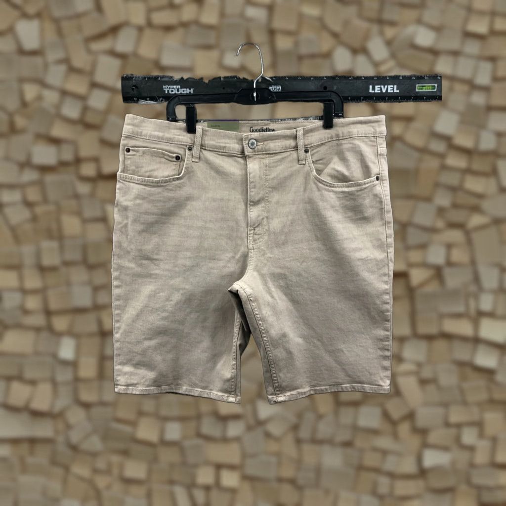 Vintage Goodfellow Bermuda Shorts Mens Size 42 Slim Mid Beige Denim 5-Pocket Logo Size US 42 / EU 58 - 1 Thumbnail