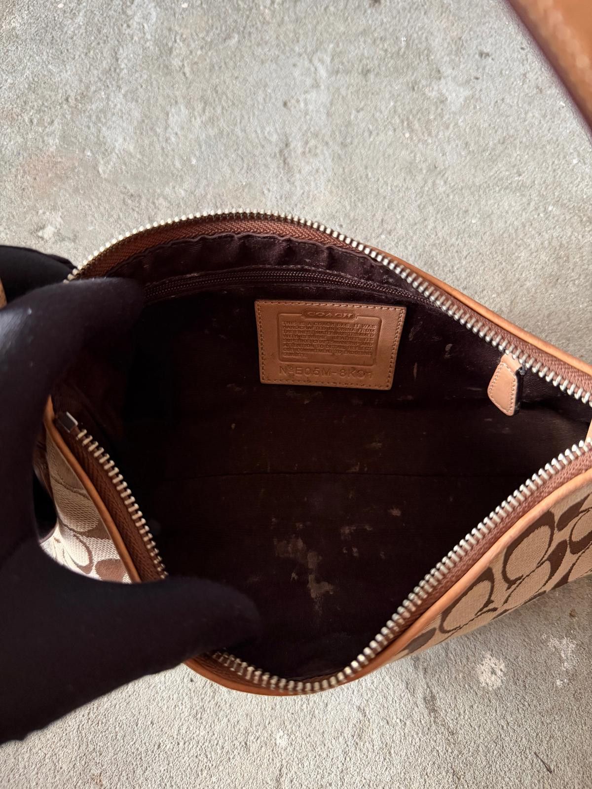 Coach Coach Signature Hampton Baguette Shoulder Bag Tan Size ONE SIZE - 9 Thumbnail