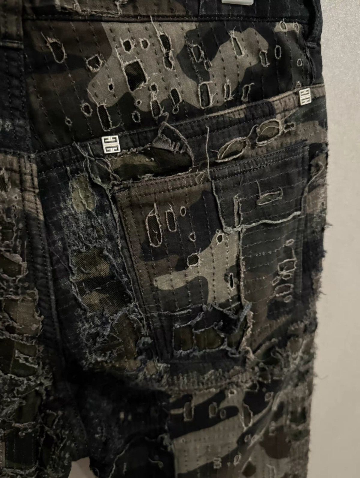 Givenchy Givenchy mmwboro jeans Size US 31 - 5 Thumbnail