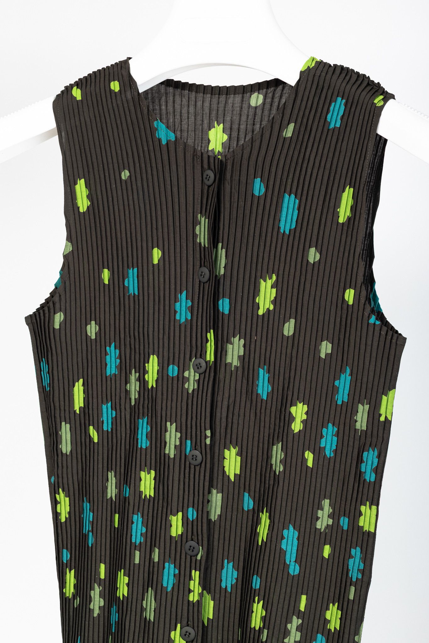 Issey Miyake Issey Miyake Green Floral Pleated Sleeveless Buttoned Top Size M / US 6-8 / IT 42-44 - 3 Thumbnail