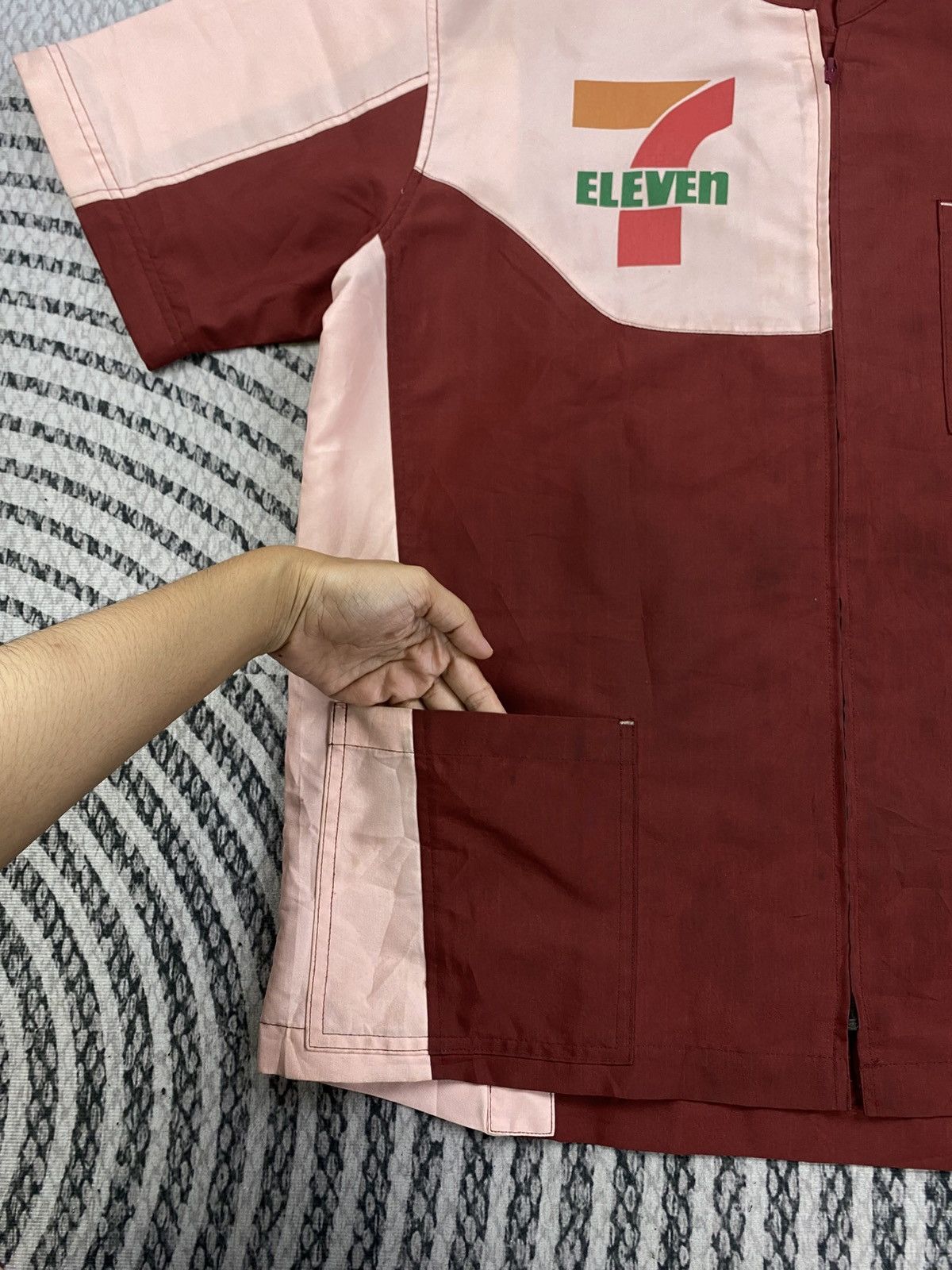 Japanese Brand Vintage 7 Eleven Uniform Zipper Maroon Jacket Size US M / EU 48-50 / 2 - 6 Thumbnail