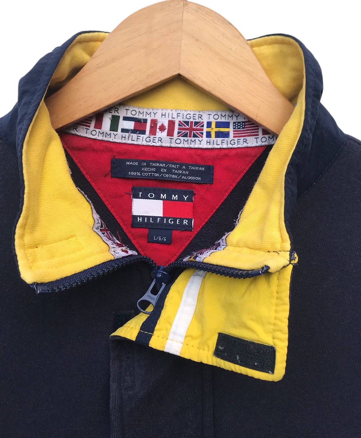 Tommy Hilfiger Vintage Faded Tommy Hilfiger Usa Flag Athletics Sweatshirt Size US L / EU 52-54 / 3 - 3 Thumbnail