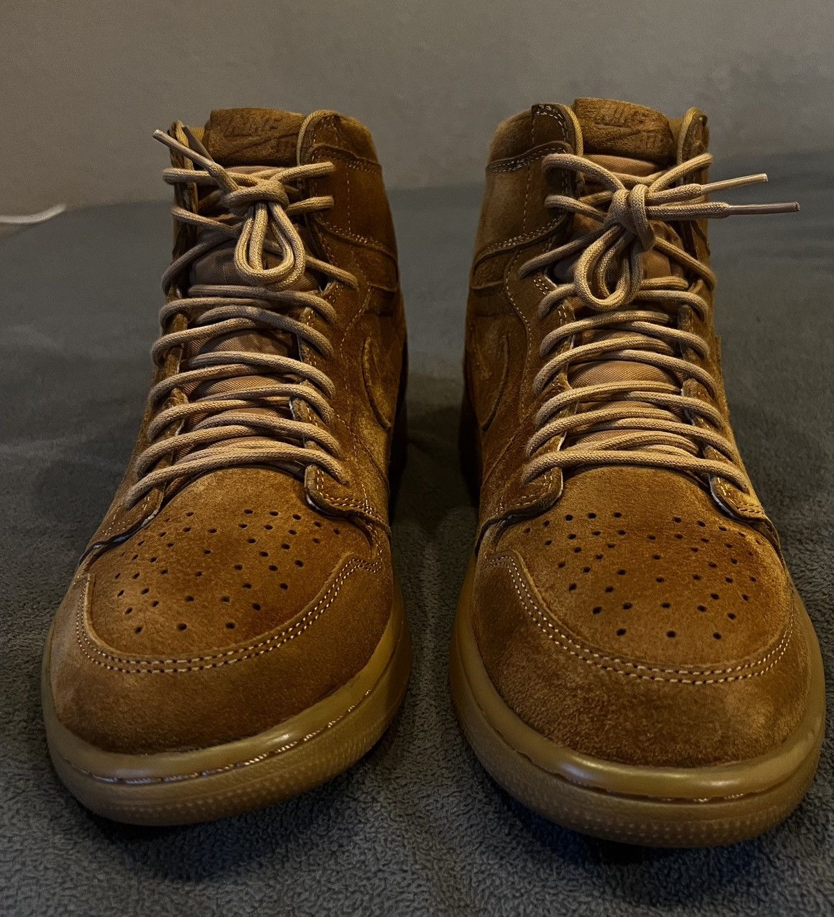 Jordan Brand × Nike Jordan 1 High OG “Wheat” 2017 Size — [10.5] – Gently Used Size US 10.5 / EU 43-44 - 3 Thumbnail
