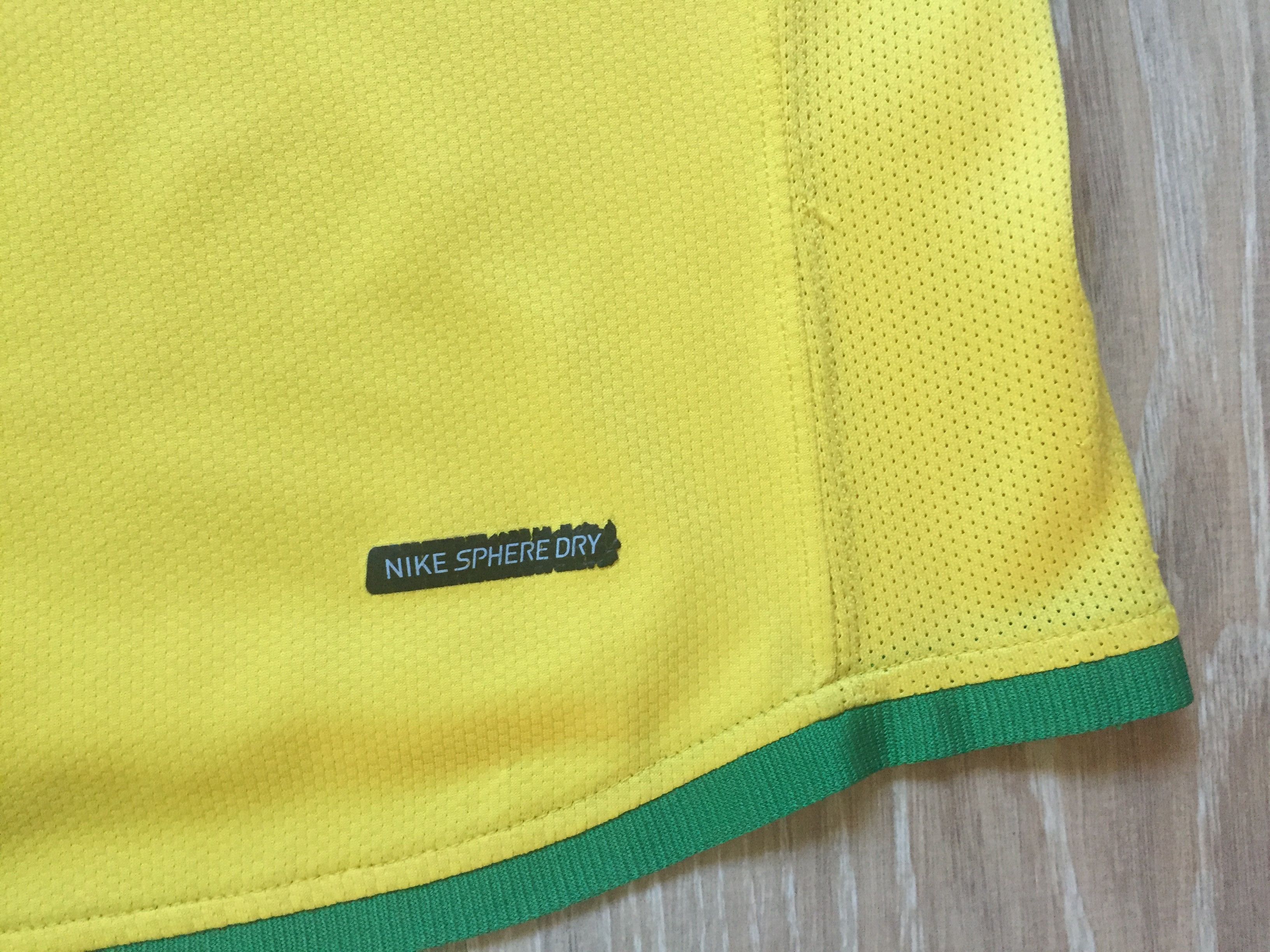 Nike × Vintage Vintage Nike Brazil Football Shirt 2006 Size US S / EU 44-46 / 1 - 5 Thumbnail