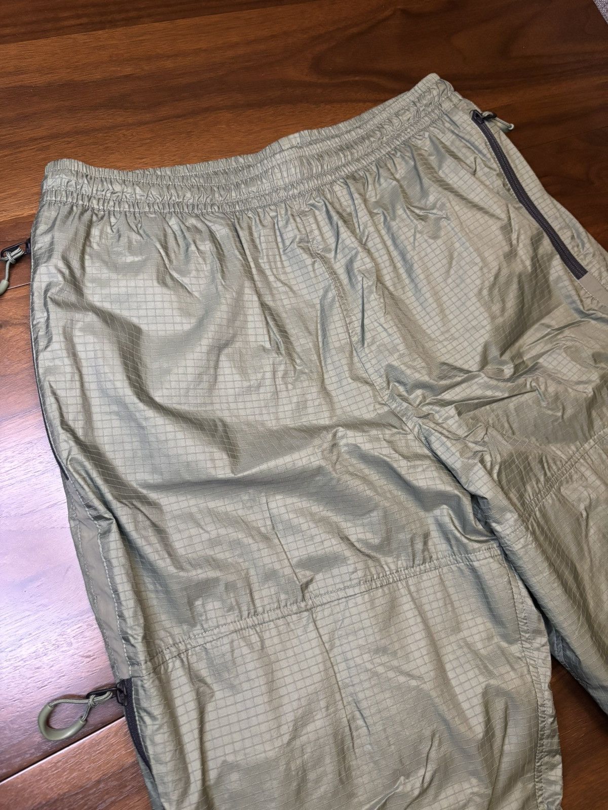 Palace Palace Zip-It Shell pant ‘olive’ Size US 36 / EU 52 - 2 Thumbnail