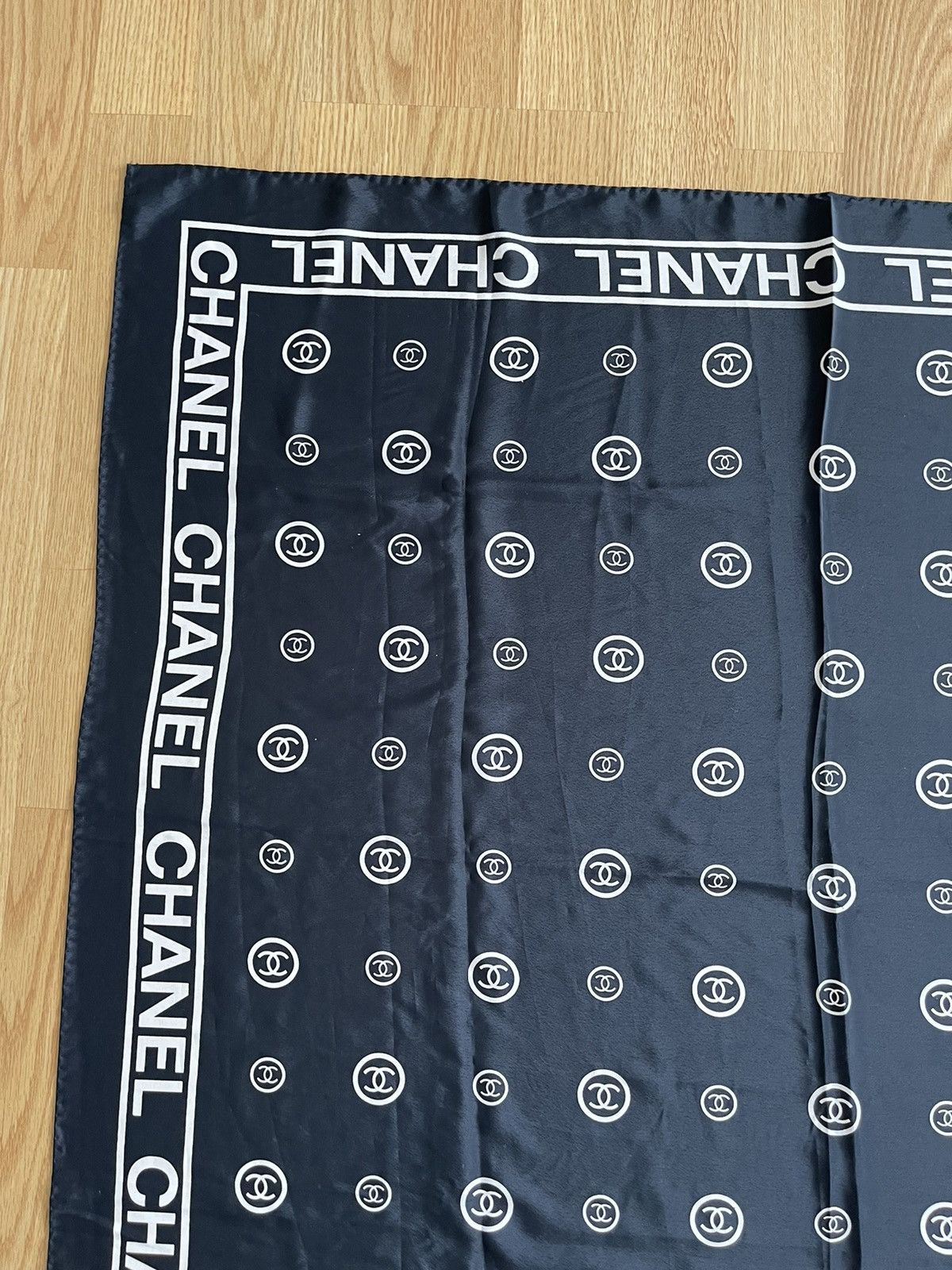 Chanel Scarf Chanel made in Italy monogram vintage luxury silk Size ONE SIZE - 5 Thumbnail