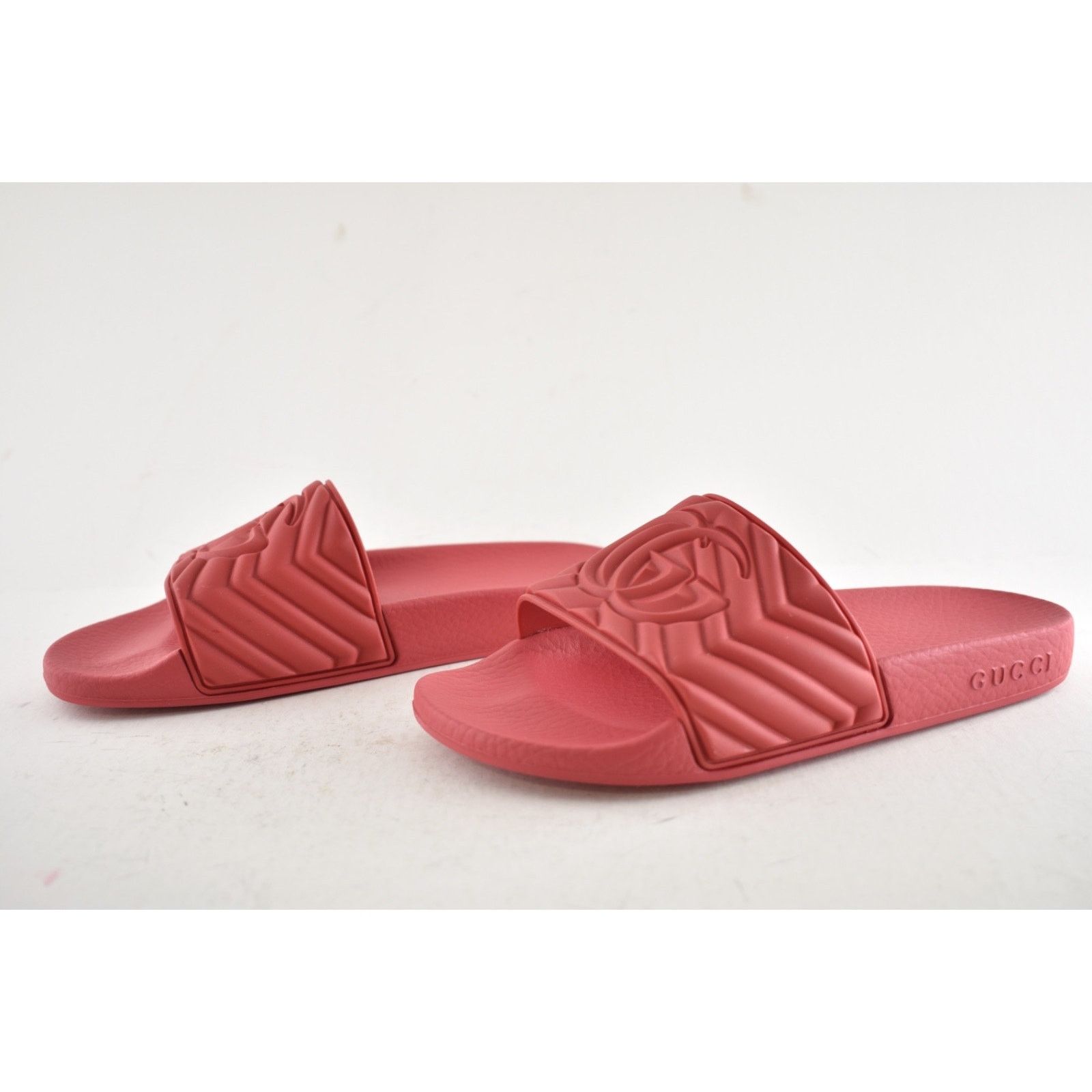 Gucci Gucci Deep Coral Red Rubber Quilted GG Logo Flat Pool Slide Size US 6 / IT 36 - 11 Thumbnail