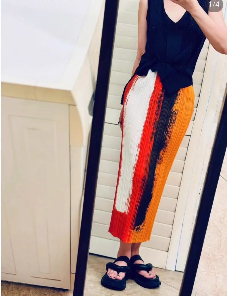 Issey Miyake Issey Miyake size:3 Orange-red color-blocked pleated skirt Size 22" - 3 Thumbnail
