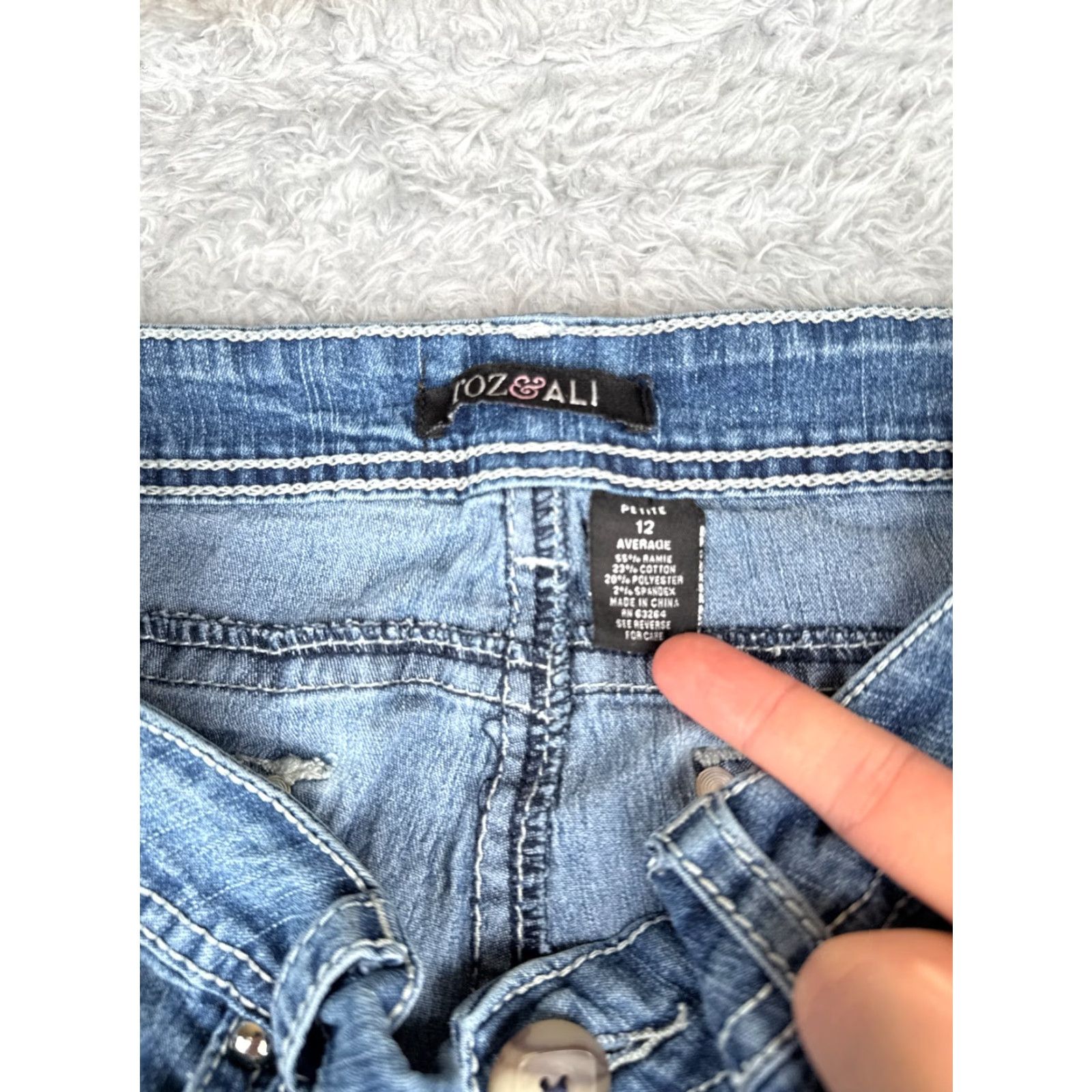 Denime Roz & Ali Jeans Women 12P Blue Denim Bootcut Mid Rise 30x28 Embellished Embroidered Logo 5-Pocket Design Cotton Denim Jeans Womens Size 34" / US 12 / IT 48 - 6 Thumbnail