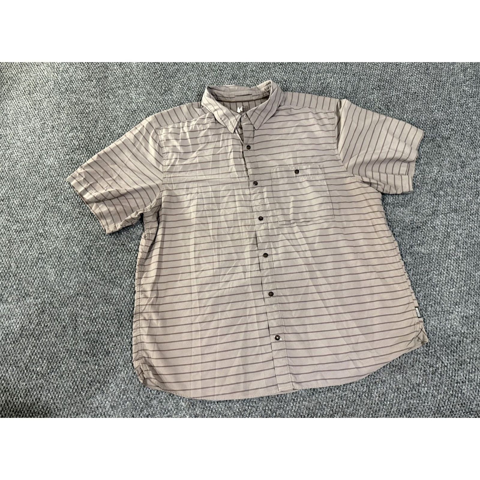 Vintage REI Co-op Shirt Mens XL Beige Stripe Short Sleeve Button Up Stretch Casual Size US XL / EU 56 / 4 - 2 Thumbnail