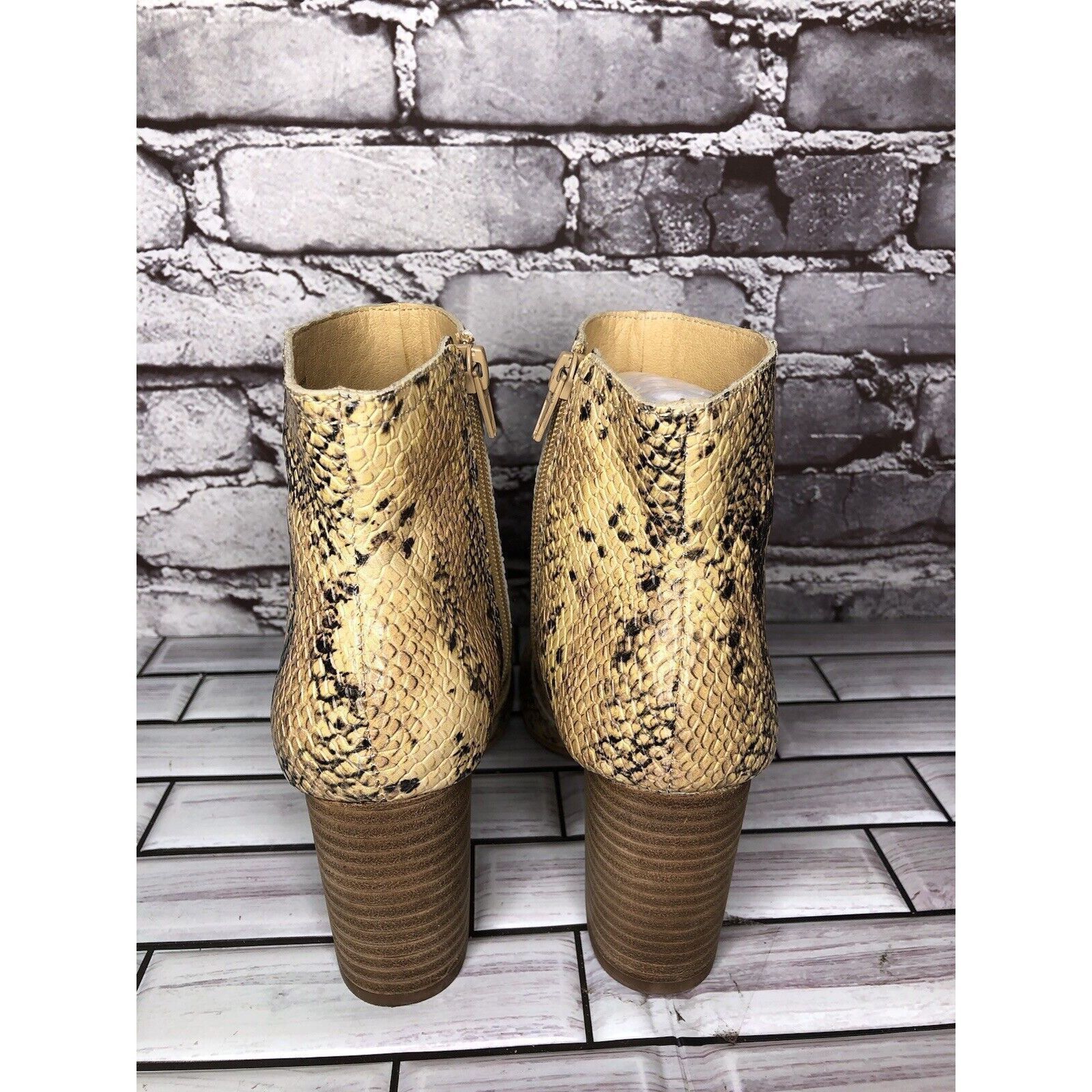 Lucky Brand Lucky Brand Sheirin Leather Round Toe Zipper Ankle Boots Wom Size US 6 / IT 36 - 4 Thumbnail