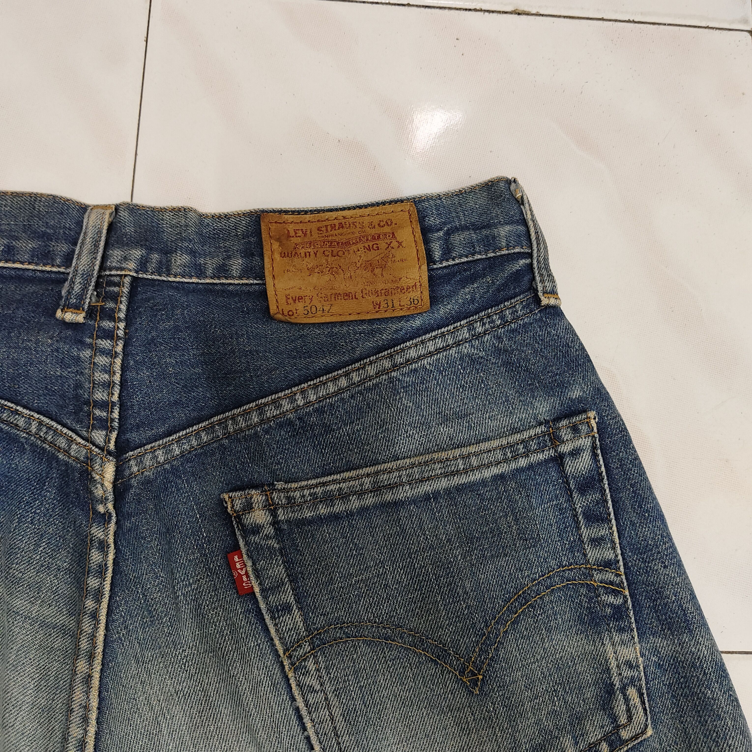 Levi's Vintage Levi's 504Z BigE Redline Selvedge Distressed Jean Size US 30 / EU 46 - 14 Thumbnail