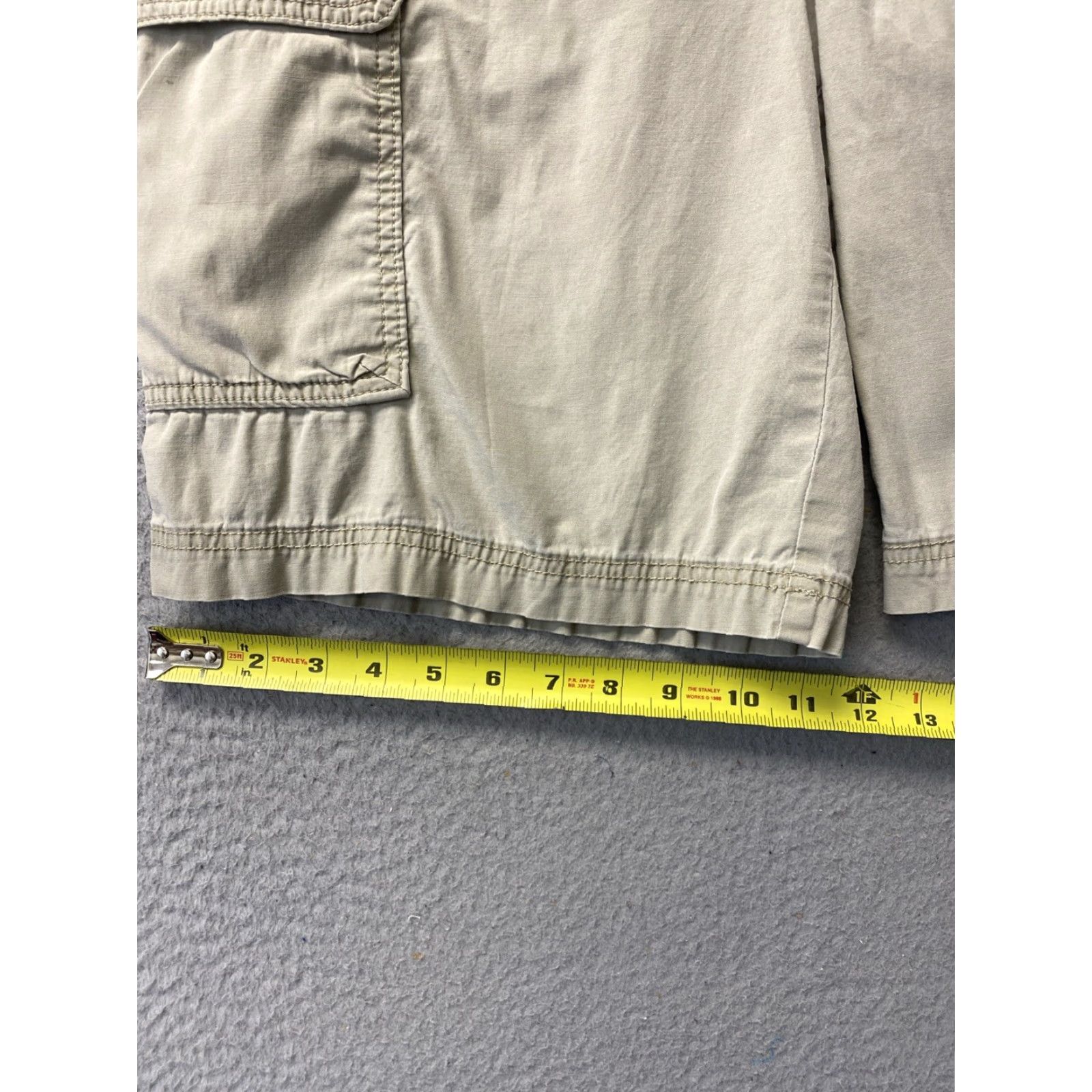 Izod IZOD Shorts Men's Beige Flat Front Cargo Chino Lightweight 103-55 Izod Beige Flat Front Cargo Chino Lightweight Shorts Men 34 10 Inseam 34 Waist Size US 34 / EU 50 - 6 Thumbnail
