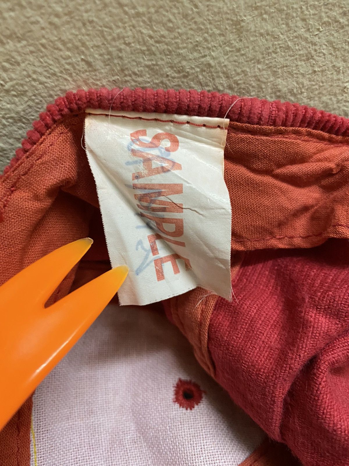 Salomon × Vintage 💥 VERY RARE VINTAGE SAMPLE SALOMON CORDUROY HATS Size ONE SIZE - 5 Thumbnail