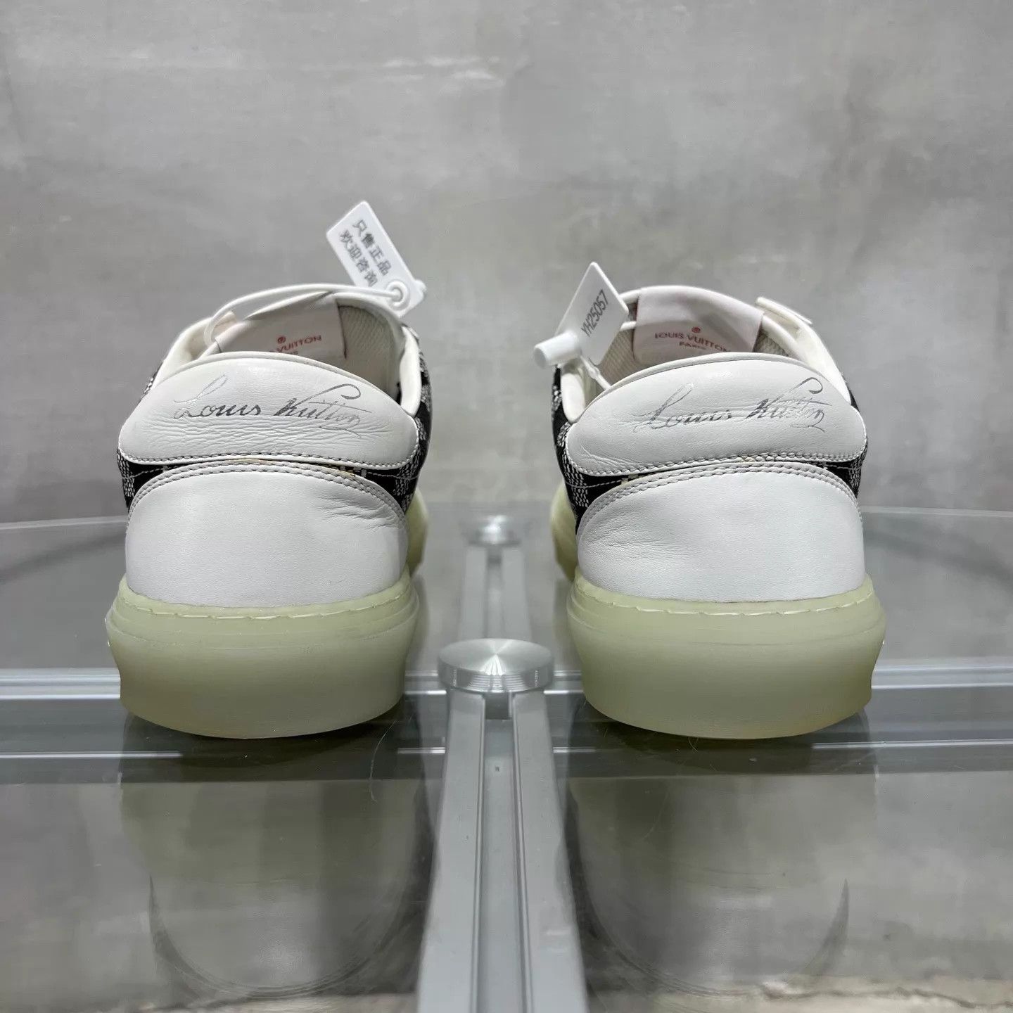 Louis Vuitton LV Damier Black & White UK7 Sneaker Size US 8 / EU 41 - 6 Thumbnail