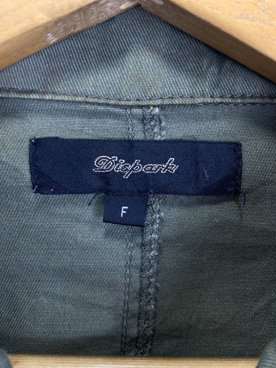 Japanese Brand japanese brand military style jacket cat eye button Size US M / EU 48-50 / 2 - 5 Thumbnail