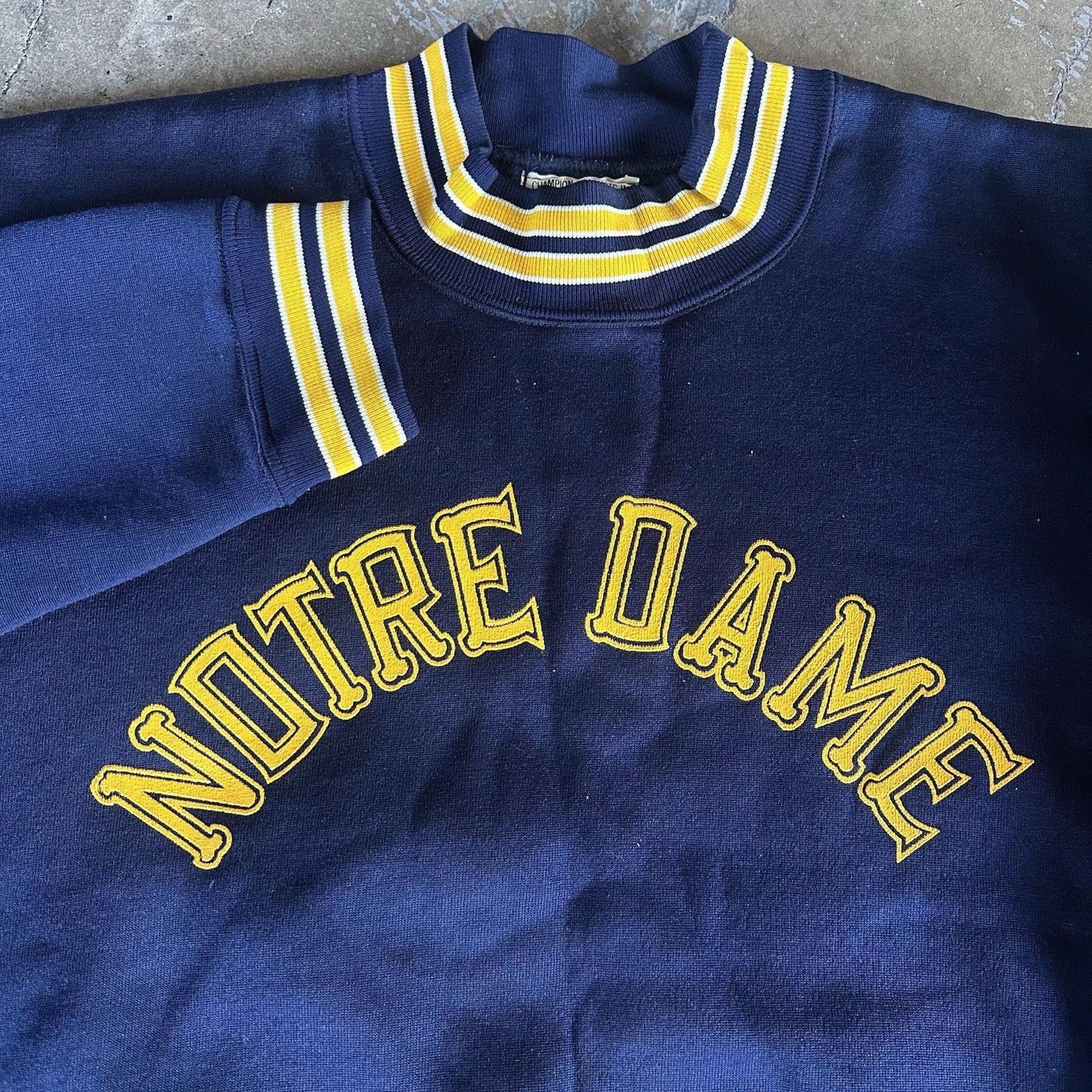Champion × NCAA × Vintage Vintage 60s Champion Notre Dame University Irish Sweatshirt Size US M / EU 48-50 / 2 - 2 Thumbnail