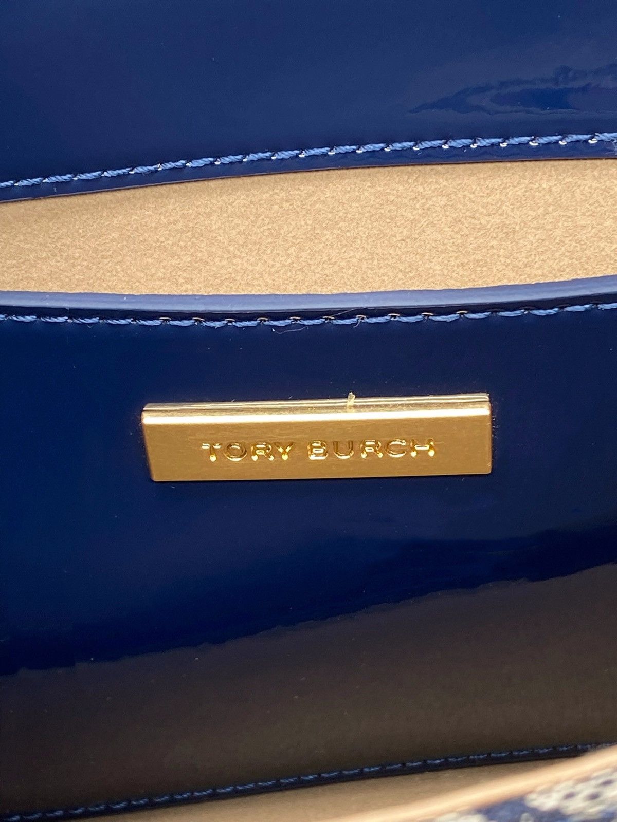 Tory Burch Tory Burch Robinson T Monogram Convertible Shoulder Bag Size ONE SIZE - 13 Thumbnail