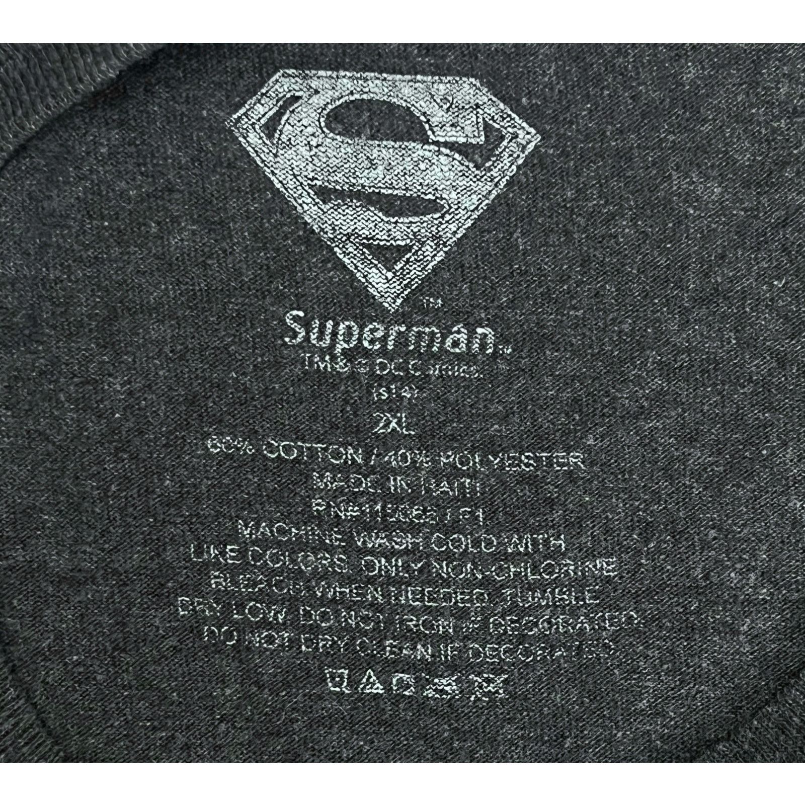 DC Comics Superman Logo T-Shirt | Size 2XL Distressed Red Symbol Gray Size US XXL / EU 58 / 5 - 5 Thumbnail