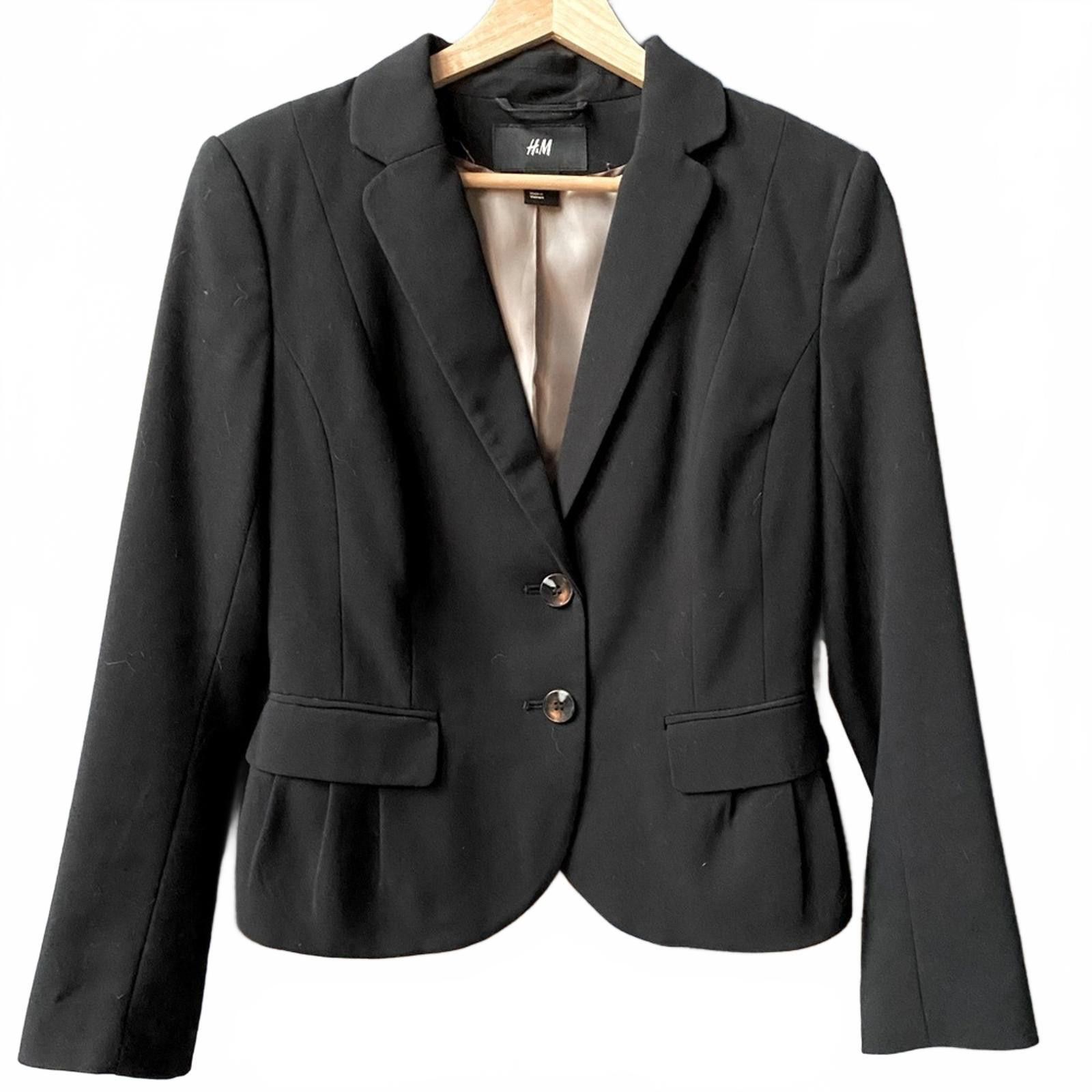 H&M H&M Black Cropped Blazer Size 6 Fitted Tailored Classic Work Size M / US 6-8 / IT 42-44 - 1 Thumbnail