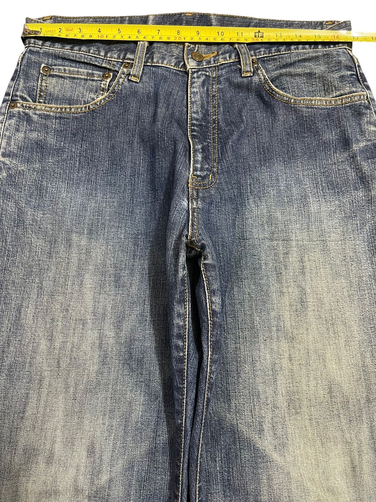 Uniqlo Vintage Japanese Uniqlo Blue Faded Wash Baggy Jeans Size US 33 - 11 Thumbnail