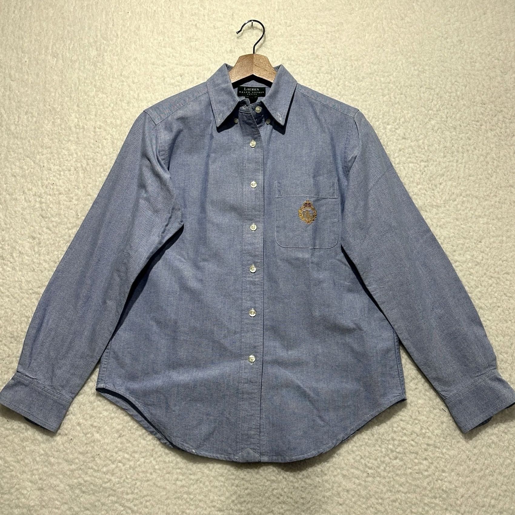 Ralph Lauren VINTAGE Lauren Ralph Lauren Crest Chambray Button-Up Shirt Women’s Size 8P Blue Size M / US 6-8 / IT 42-44 - 2 Thumbnail