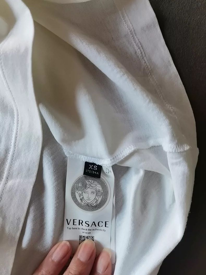 Versace Versace Embroidered crewneck short sleeves Size XS / US 0-2 / IT 36-38 - 3 Thumbnail