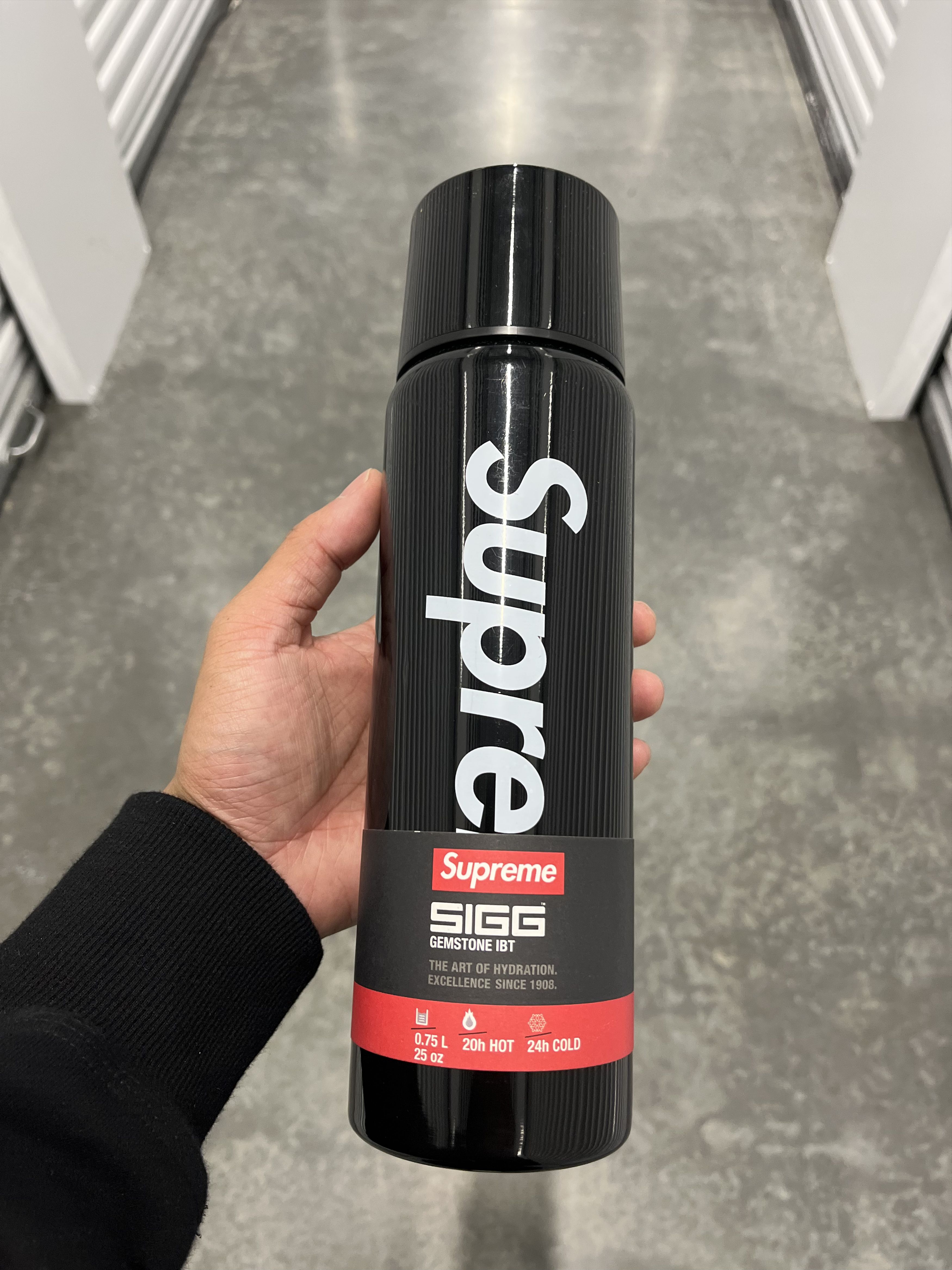 Supreme Supreme SIGG Gemstone IBT 0.75 L Thermos Size ONE SIZE - 1 Thumbnail