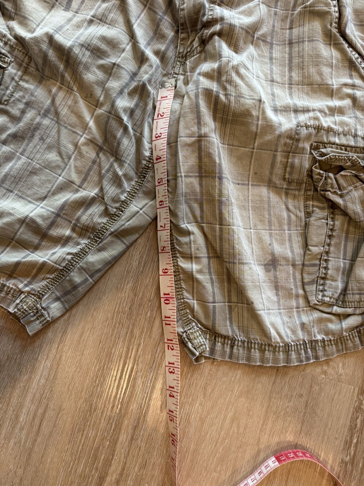 Vintage Tan brown plaid y2k cargo shorts Size US 34 / EU 50 - 7 Thumbnail