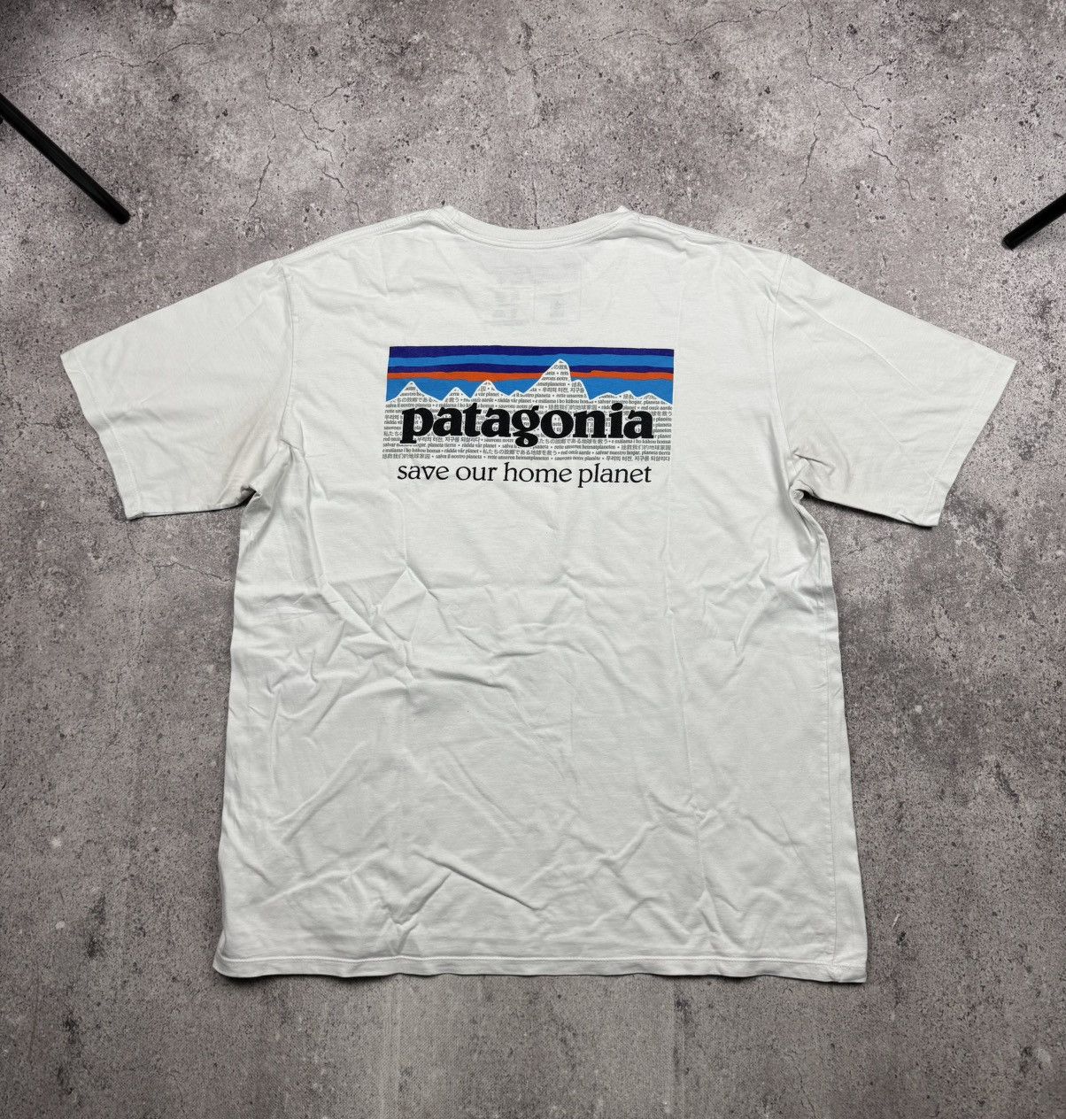 Patagonia Vintage Patagonia Y2K Big Logo T-Shirt Tee Arcteryx Style Size US L / EU 52-54 / 3 - 1 Thumbnail