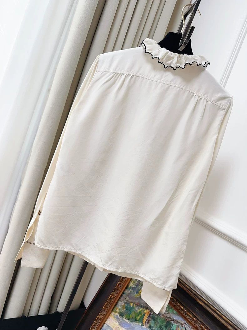 Louis Vuitton Louis Vuitton Louis Vuitton Beige Ruffle Collar Long Sleev Size XS / US 0-2 / IT 36-38 - 2 Thumbnail