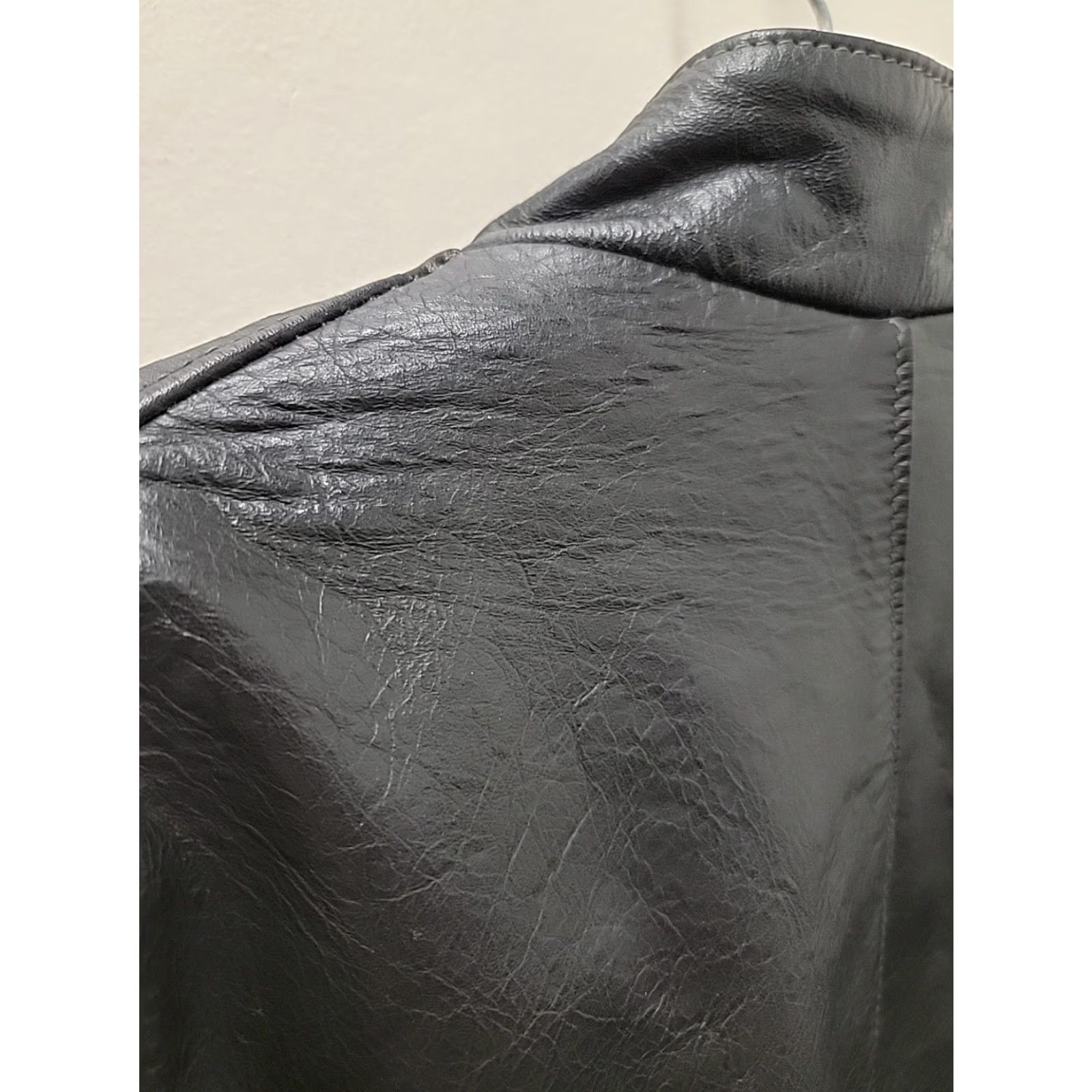 Vintage VINTAGE Excelled Leather Biker Bomber Jacket Mens 40R Black Zip Short Leather Motorcycle Casual Formal Party/Cocktail Men jacket Size US XXS / EU 40 - 7 Thumbnail