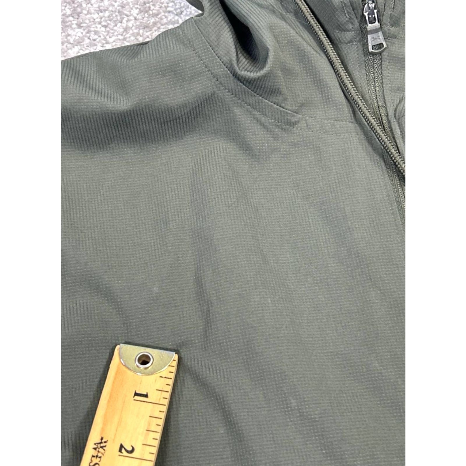 Under Armour Under Armour Jacket Mens M Green Camouflage Full Zip Windbreaker Casual Fall Winter Spring Regular Zip Front Logo Pattern: Camouflage Size US M / EU 48-50 / 2 - 7 Thumbnail