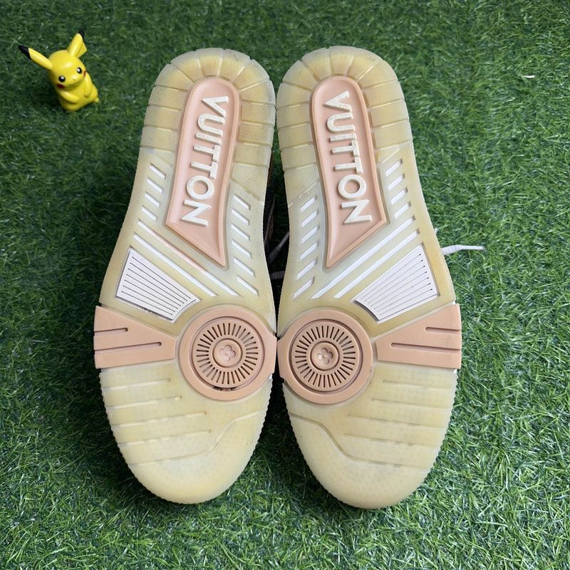 Louis Vuitton Louis Vuitton Iconic Trainer Sneakers in Silver - Size US 8 / EU 41 - 4 Thumbnail