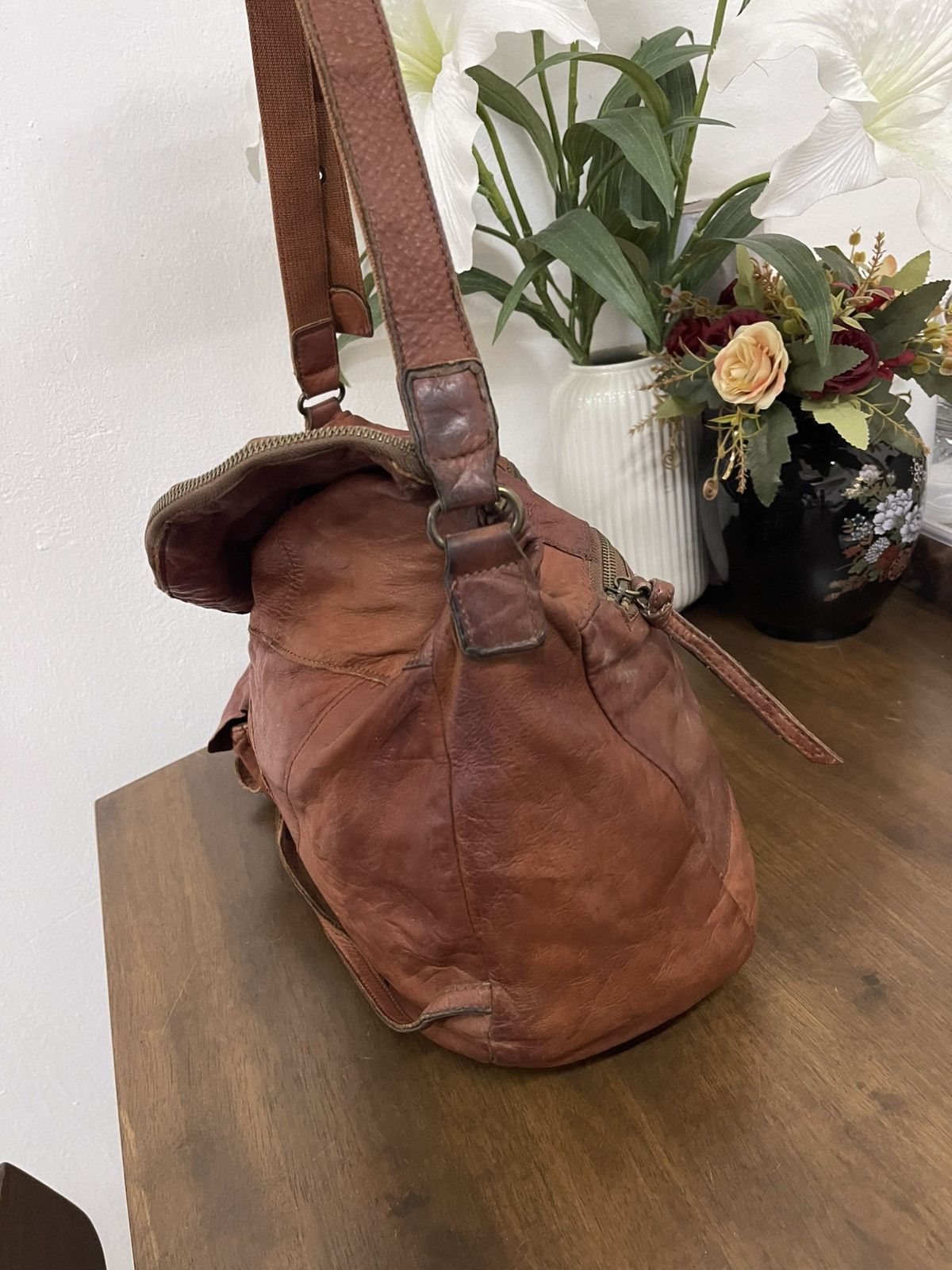 And A × Genuine Leather × Japanese Brand Leather Messenger Crossbody bag Size ONE SIZE - 4 Thumbnail