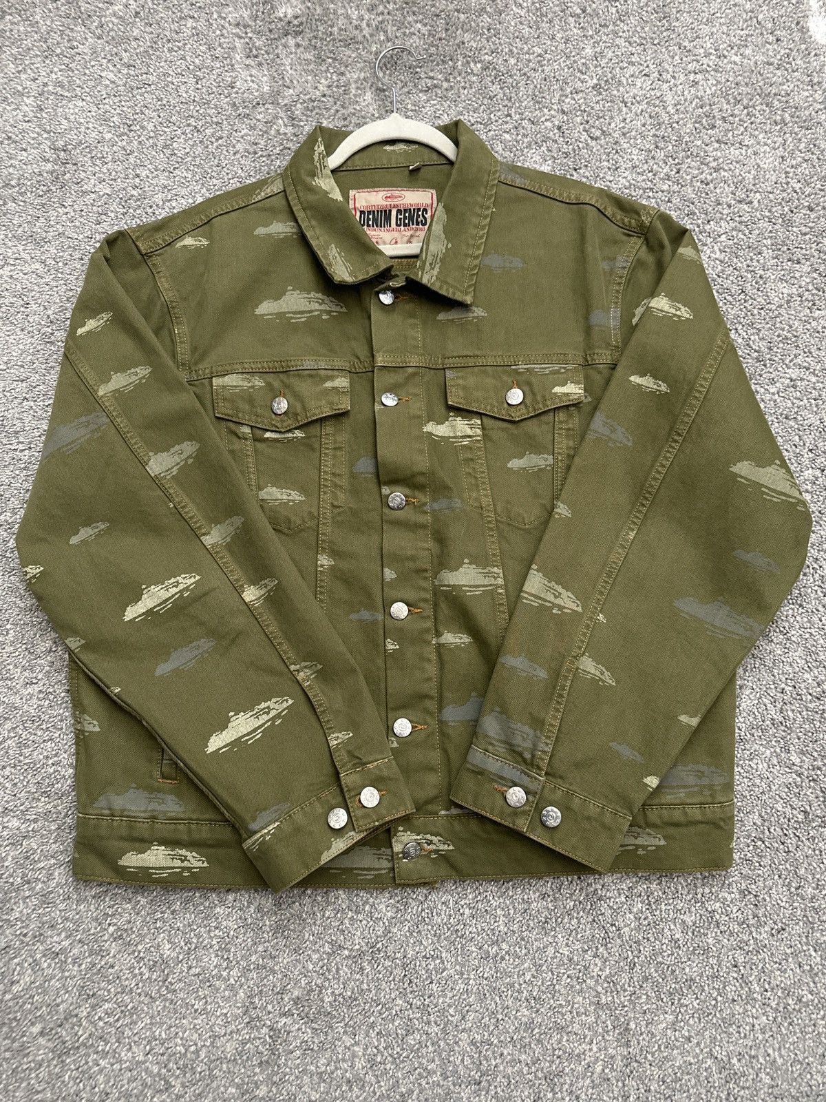 Corteiz Clothing: Curated Shirts, Jeans, Shoes & More | Grailed