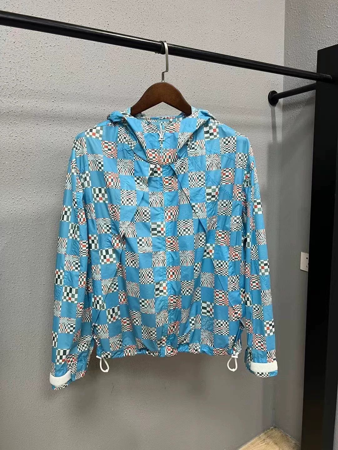 Louis Vuitton LV Blue Checkered Windbreaker Size US S / EU 44-46 / 1 - 1 Thumbnail