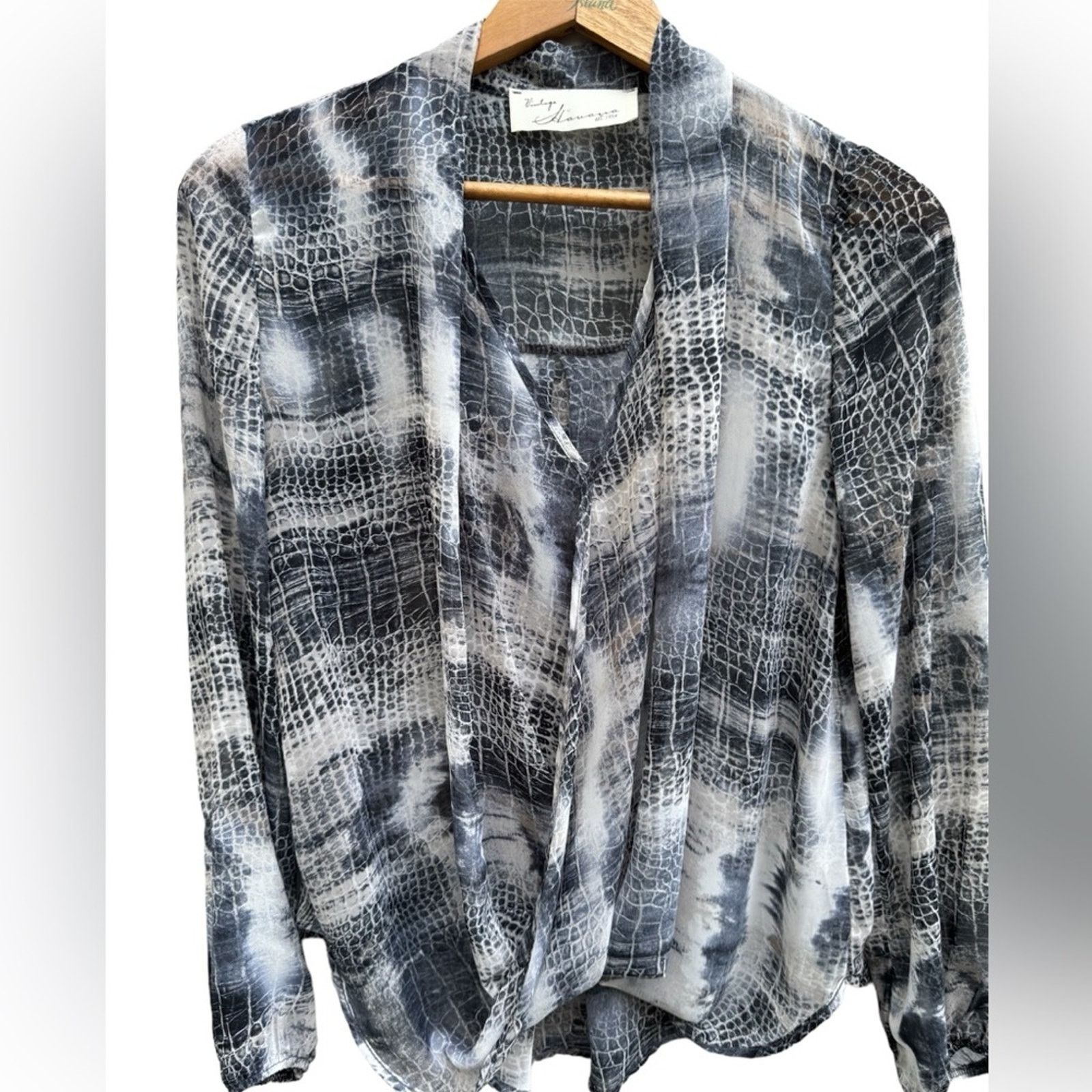 Vintage Havana Vintage Havana Blue Print Blouse Size S Sheer Drape Front Size S / US 4 / IT 40 - 5 Thumbnail