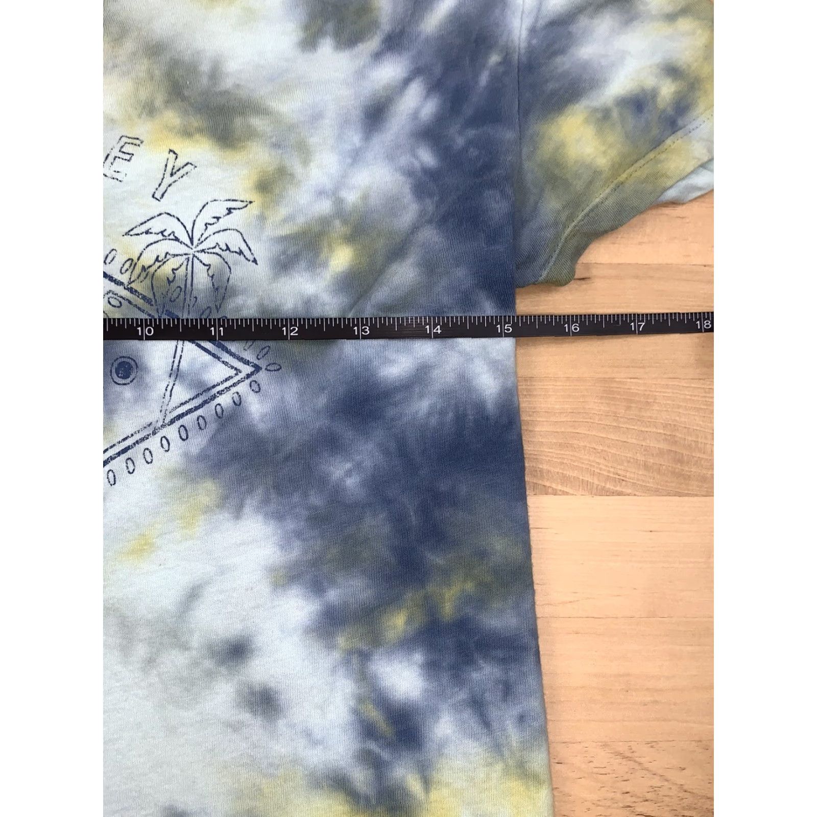 Hurley Hurley Tie Dye Womens T-shirt Short Sleeve Graphic Tee XS Size XS / US 0-2 / IT 36-38 - 4 Thumbnail